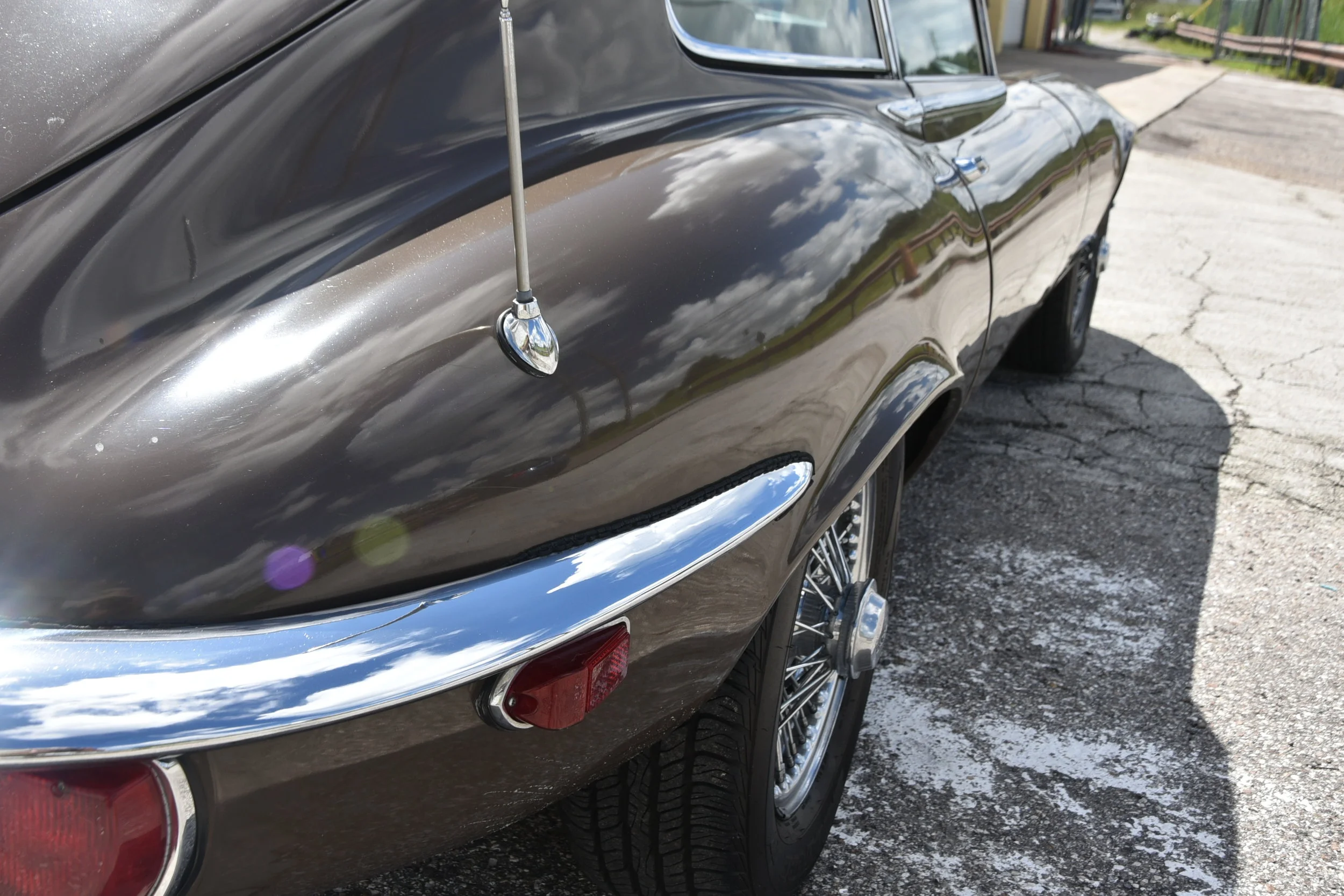 10-E-Type-Jag-2+2.JPG