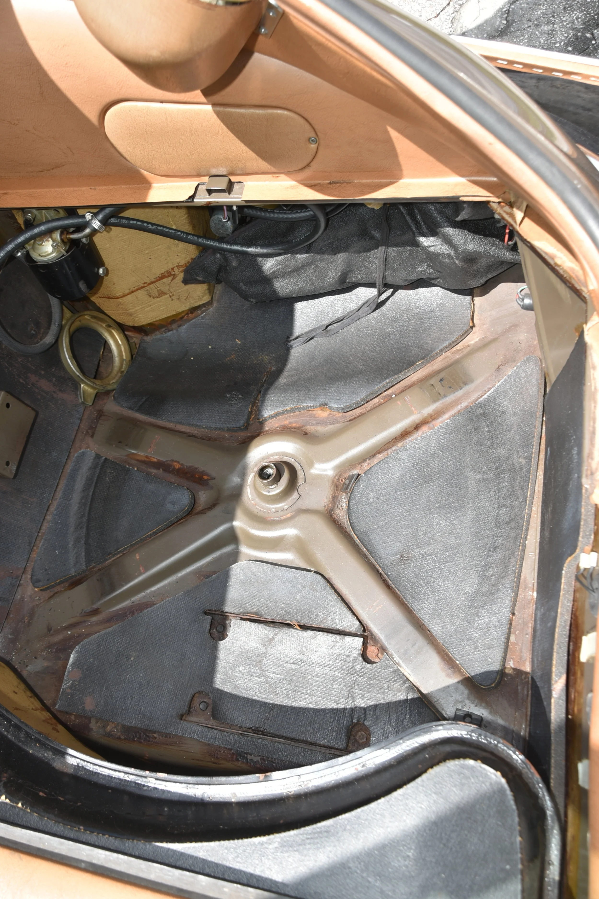 43-E-Type-Jag-2+2.JPG