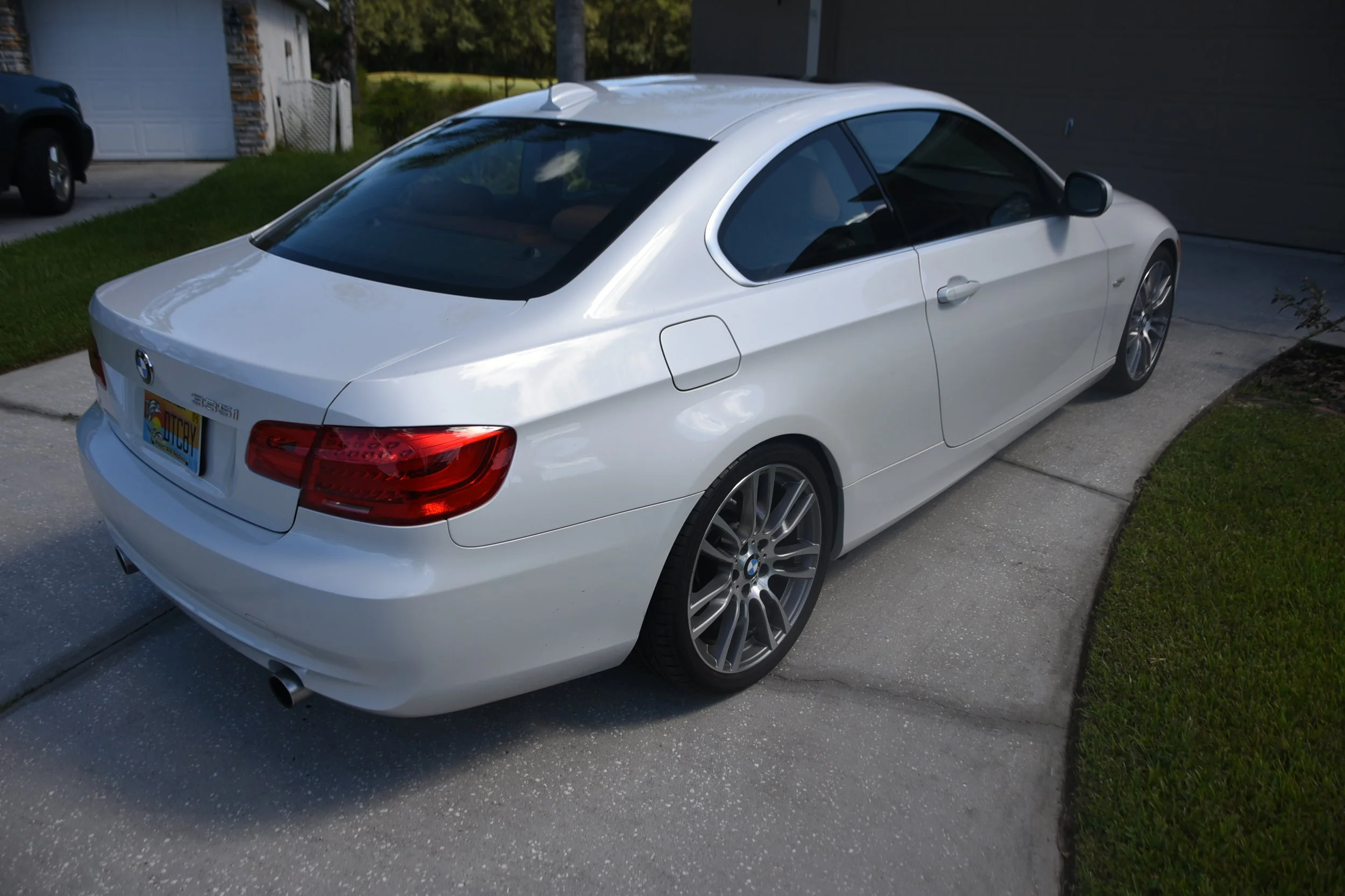 09-BMW-335i-twin-turbo.jpg