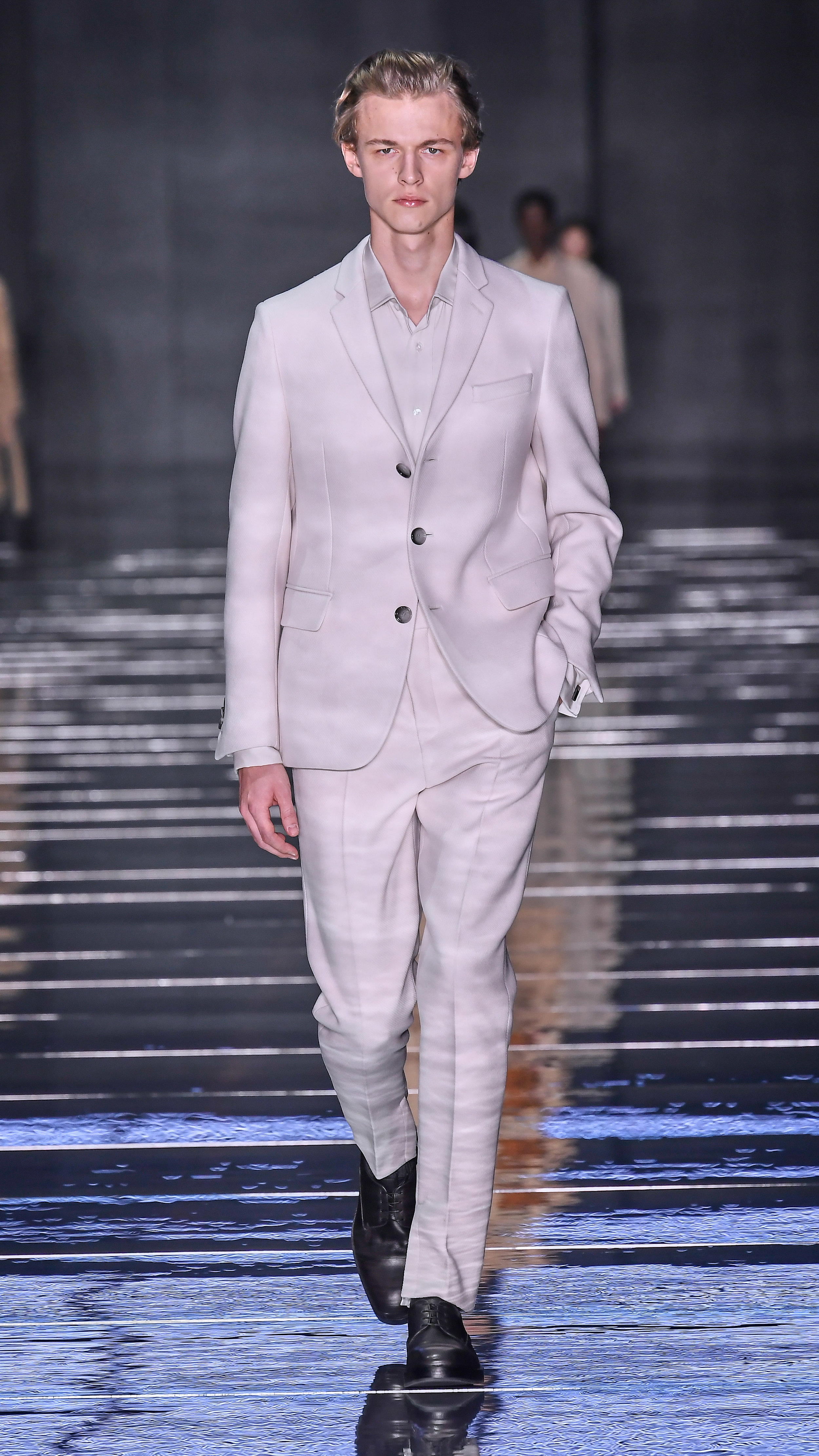 W19FW_BOSS_NYFS_RUNWAY_19.jpg