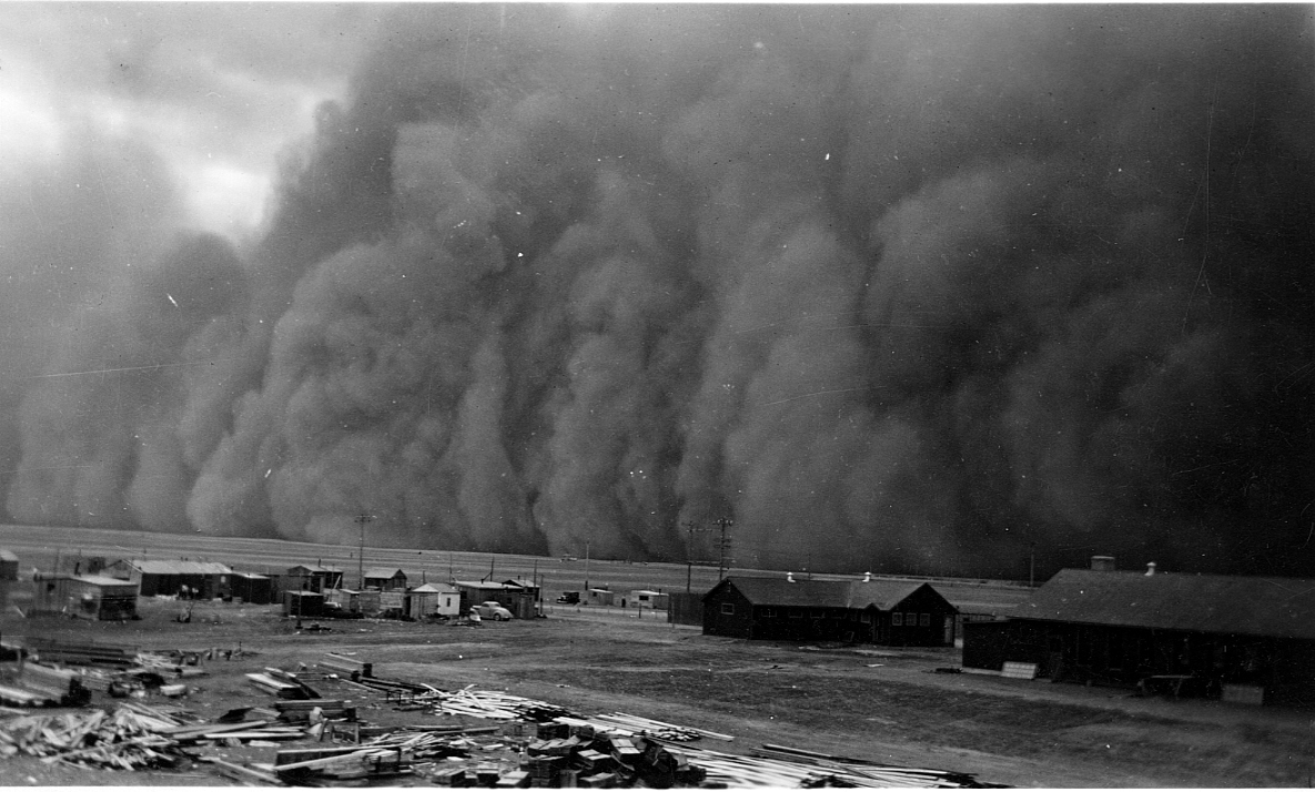 Dust storm at Pearce, Alberta, November 1942 Courtesy the Galt Museum & Archives: 19961000002