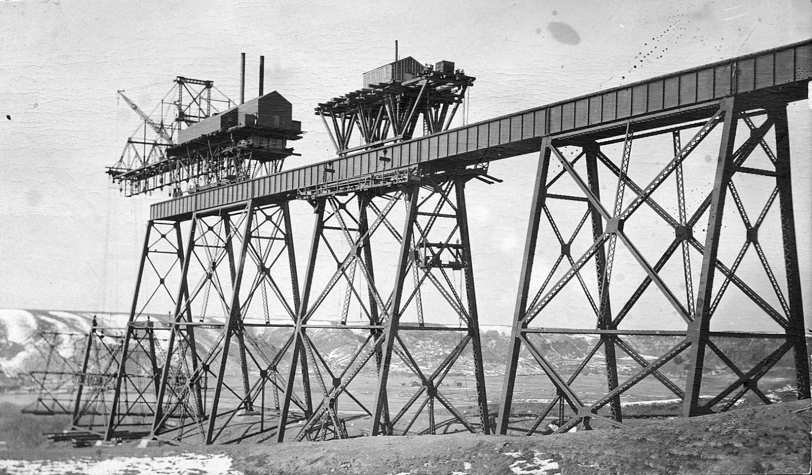 Construction of the High Level Bridge Courtesy the Galt Museum & Archives: 19738126000