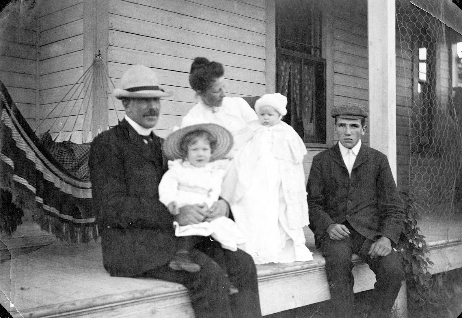 Charles Magrath family, 1904. Galt Archives 19841008003.