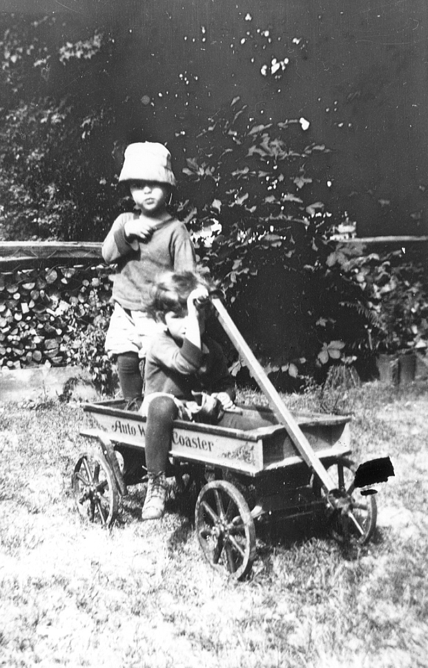 Two unidentified children playing with a wagon, 1930s. Galt Archives 19752902006