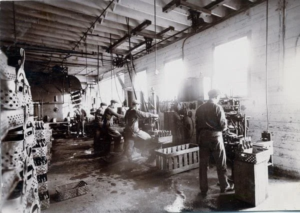 Aerated water department, 1912. Courtesy the Galt Museum & Archives: P19891049289