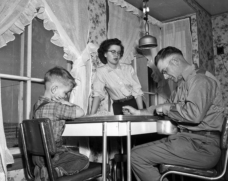Southern Alberta Home in 1950s 19754018007
