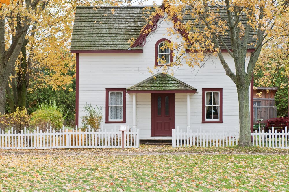 Napioyiss: white man’s house