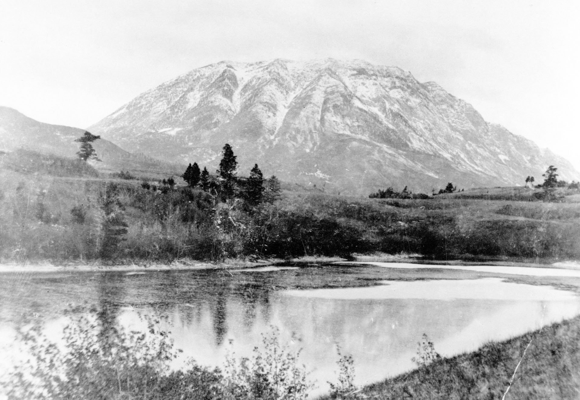 P19851025005 turtle mtn pre frank slide.jpeg