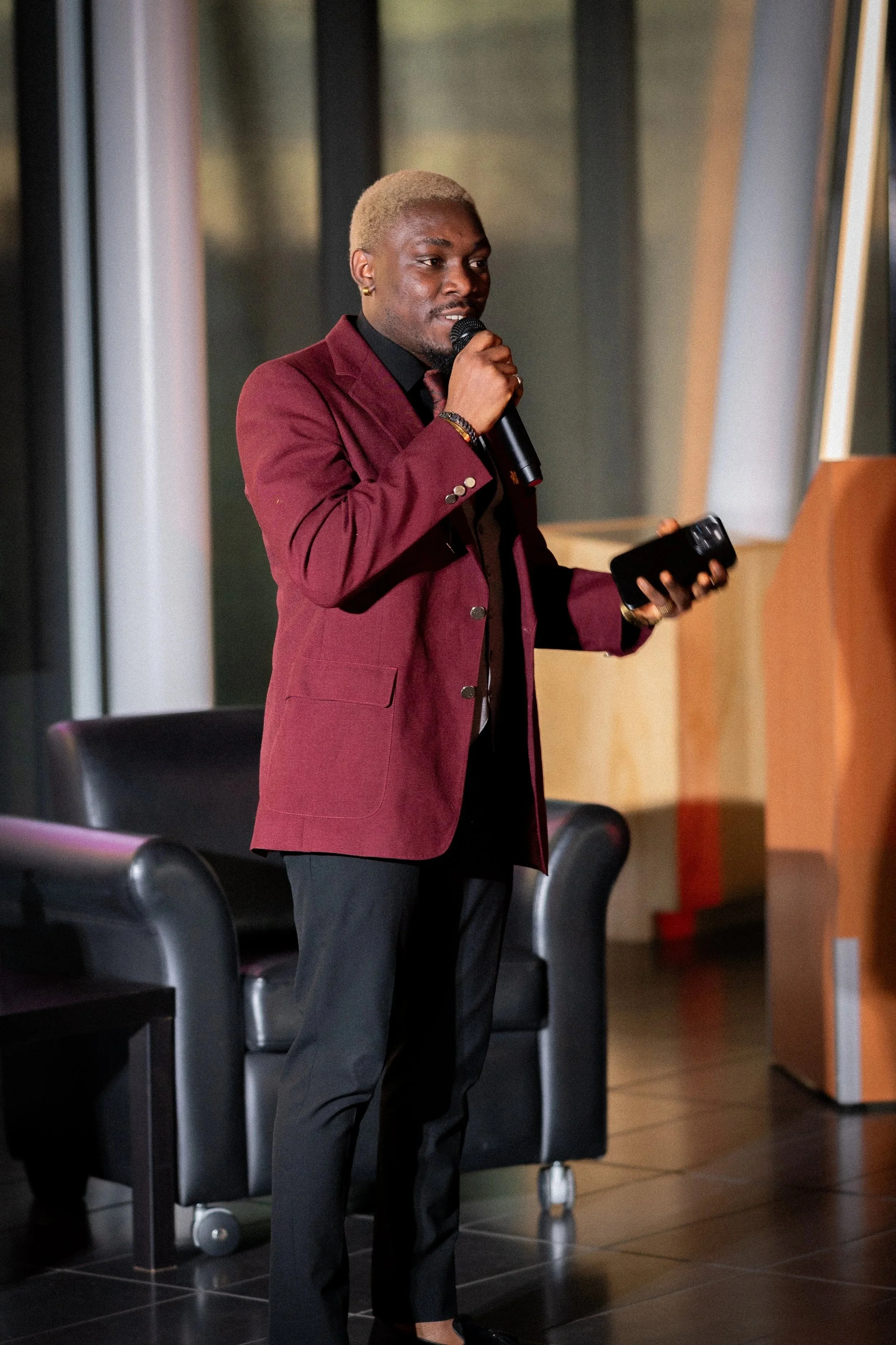 Undergraduate students who identifies as Black, Indigenous or racialized are eligible for $1,500 BIPOC Undergraduate Award 
