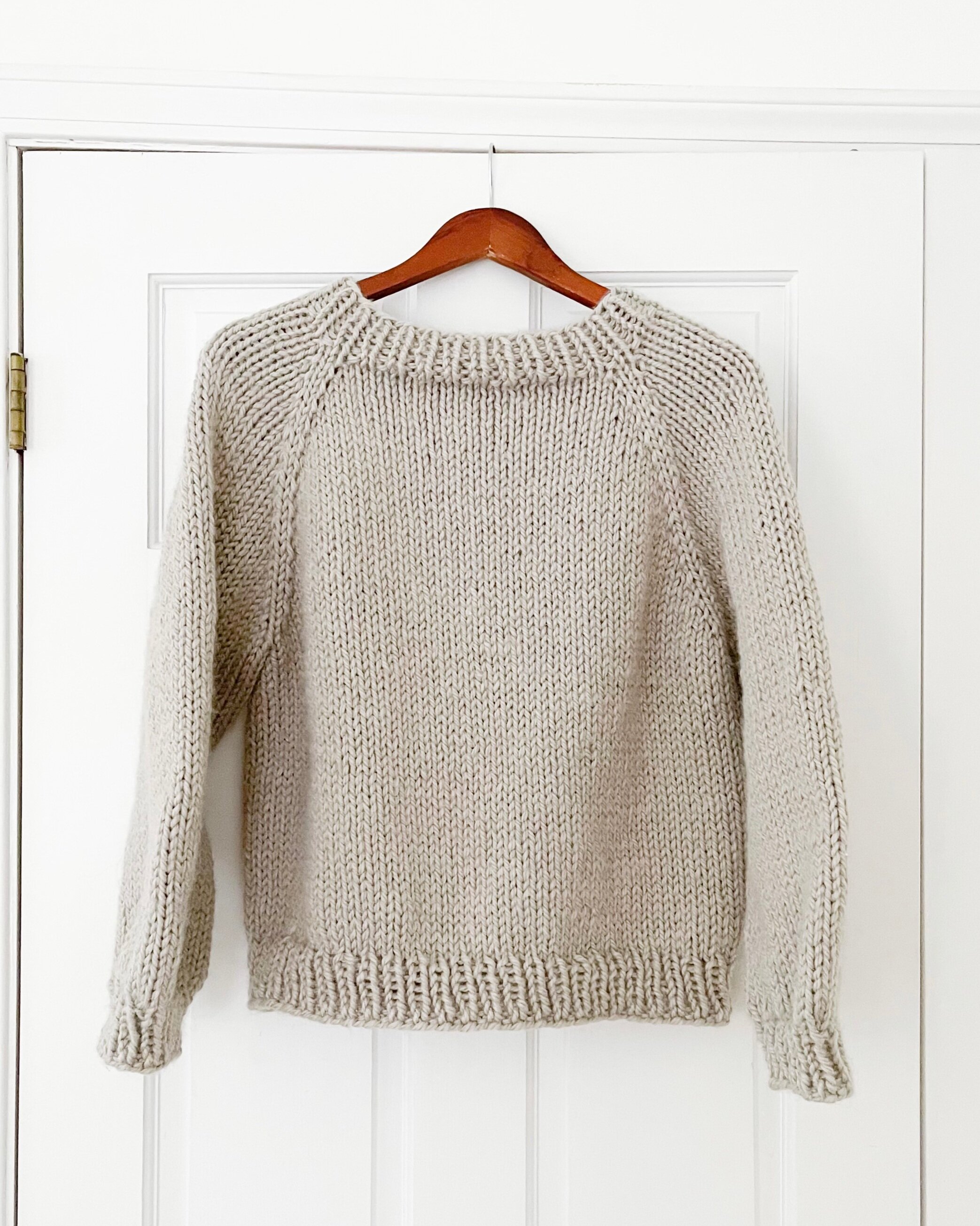 How to Knit a Simple Raglan Sweater