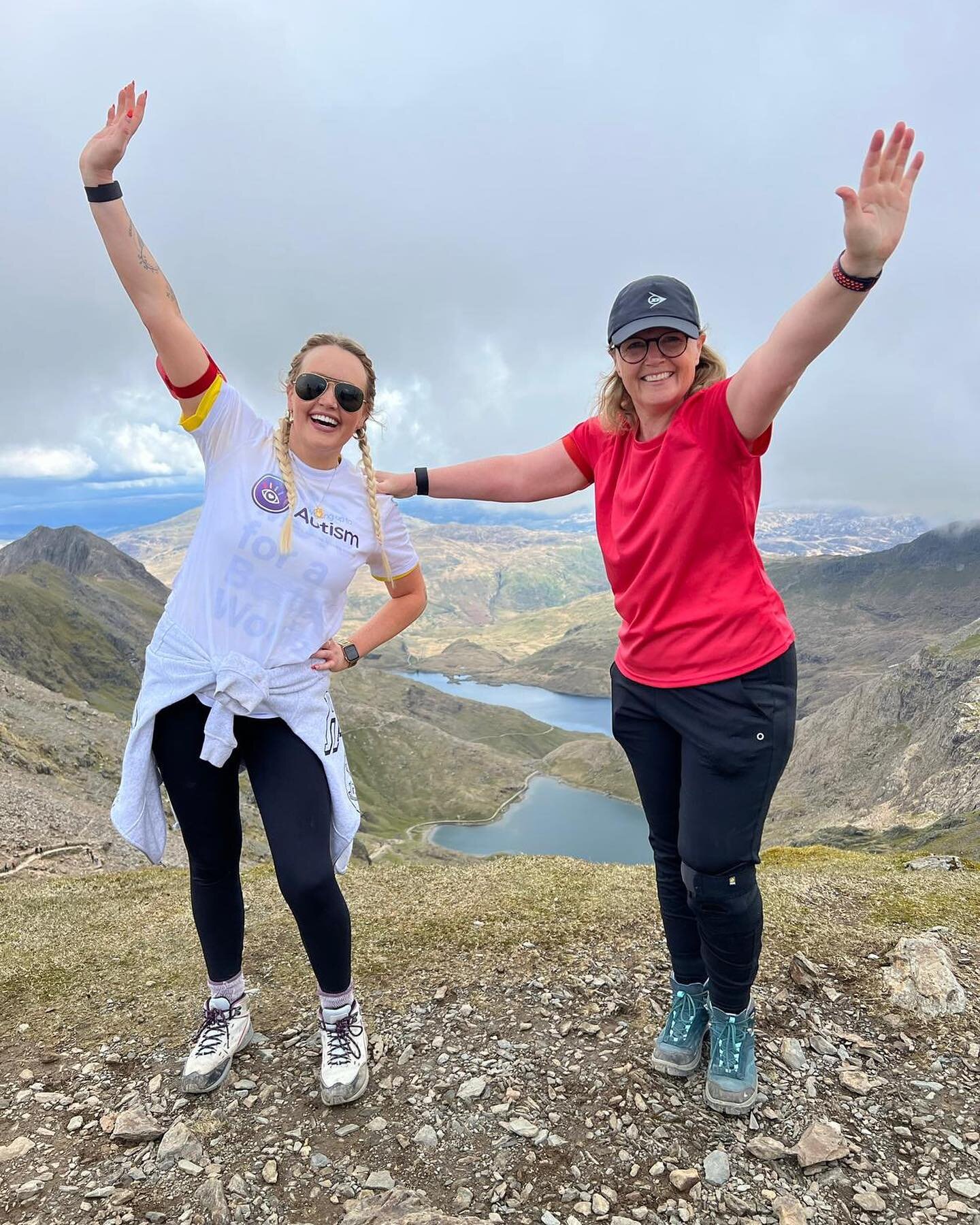 🥳This was one of the many moments of celebration yesterday after reaching the summit of Snowdon 🗻with my great friend + biz 🤠 @kirstykianifard in aid of @wakinguptoautism 💜btw I&rsquo;m not going to lie it was f*cking hard! 😝🤣

It was also beau
