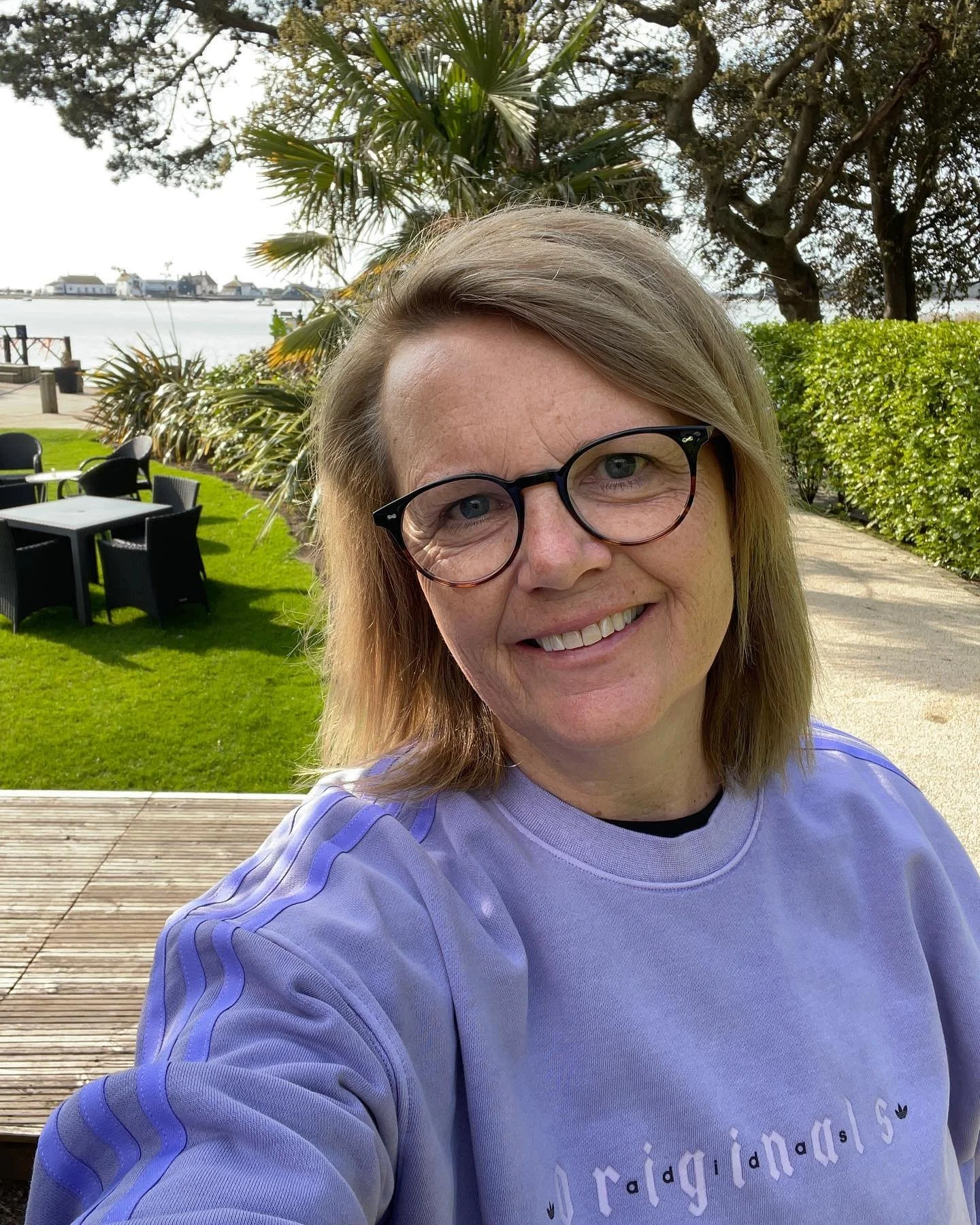 Just had my morning coffee on the terrace at this spa hotel I&rsquo;ve been staying in over the weekend. 😍🦢🦆🌳 I&rsquo;m going to miss this place &amp; tbh I don&rsquo;t always feel this way when I stay in hotels/holiday resorts on my own. 

The c