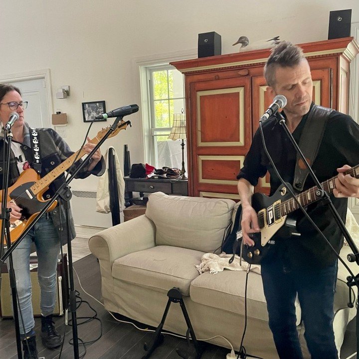 En r&eacute;p&eacute;tition !
On pr&eacute;pare un beau spectacle.
5 novembre au Verre Bouteille &agrave; Montr&eacute;al.

#lamaisonhband #lautreterremusique