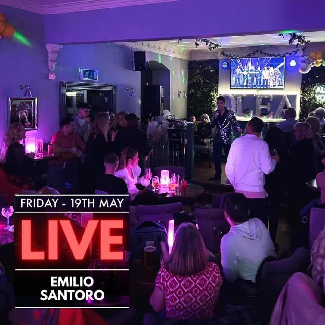 Nothing but good vibes and blue skies this weekend 🎤 🎸 

Bringing you back to back live music🎵 

Friday - @emilio.santoro_ 
Saturday- @harrisen 

-
-
#livemusic #westonsupermare #bristol #cocktails #bar #restaurant