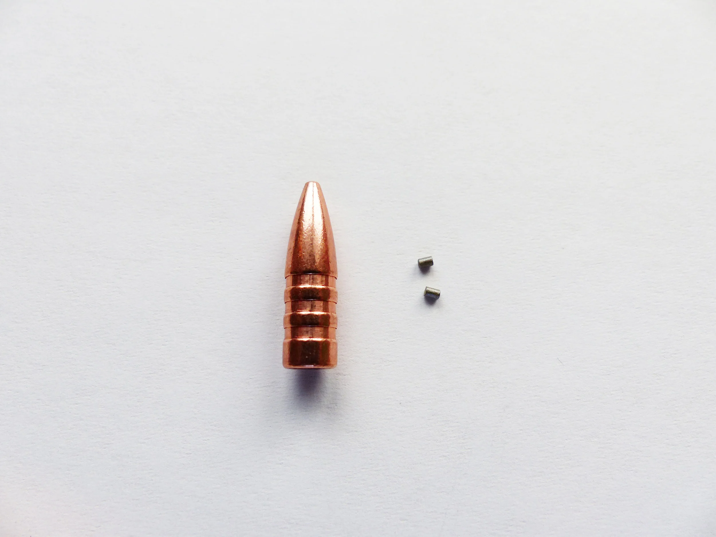 This image illustrates the maximum variance in powder charge weights in Safari Arms custom loaded ammunition. The only reason a variance exists is because our specialized digital scales guarantee accuracy within 0.1 gr.