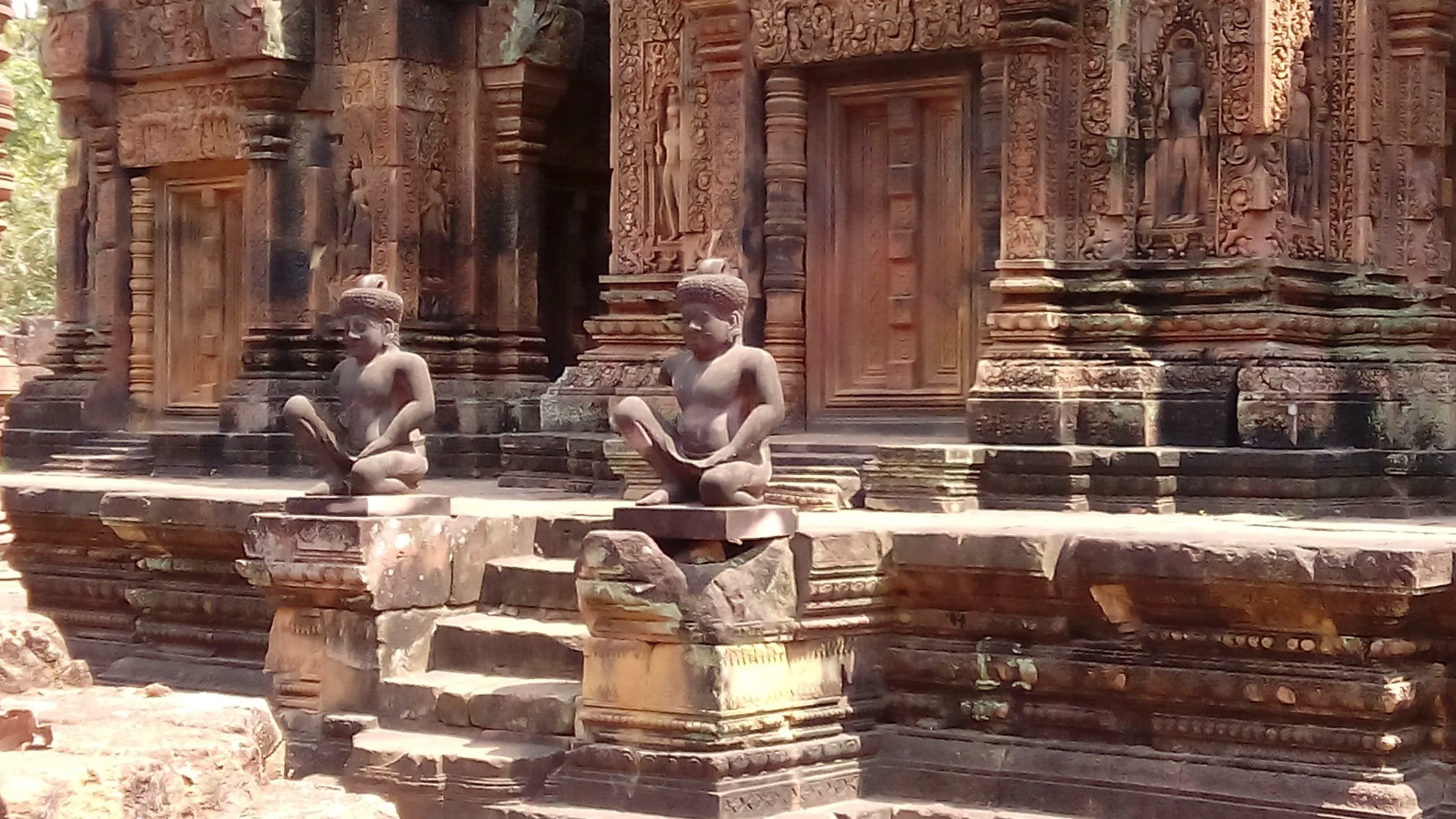 Banteay Srei-1.jpg