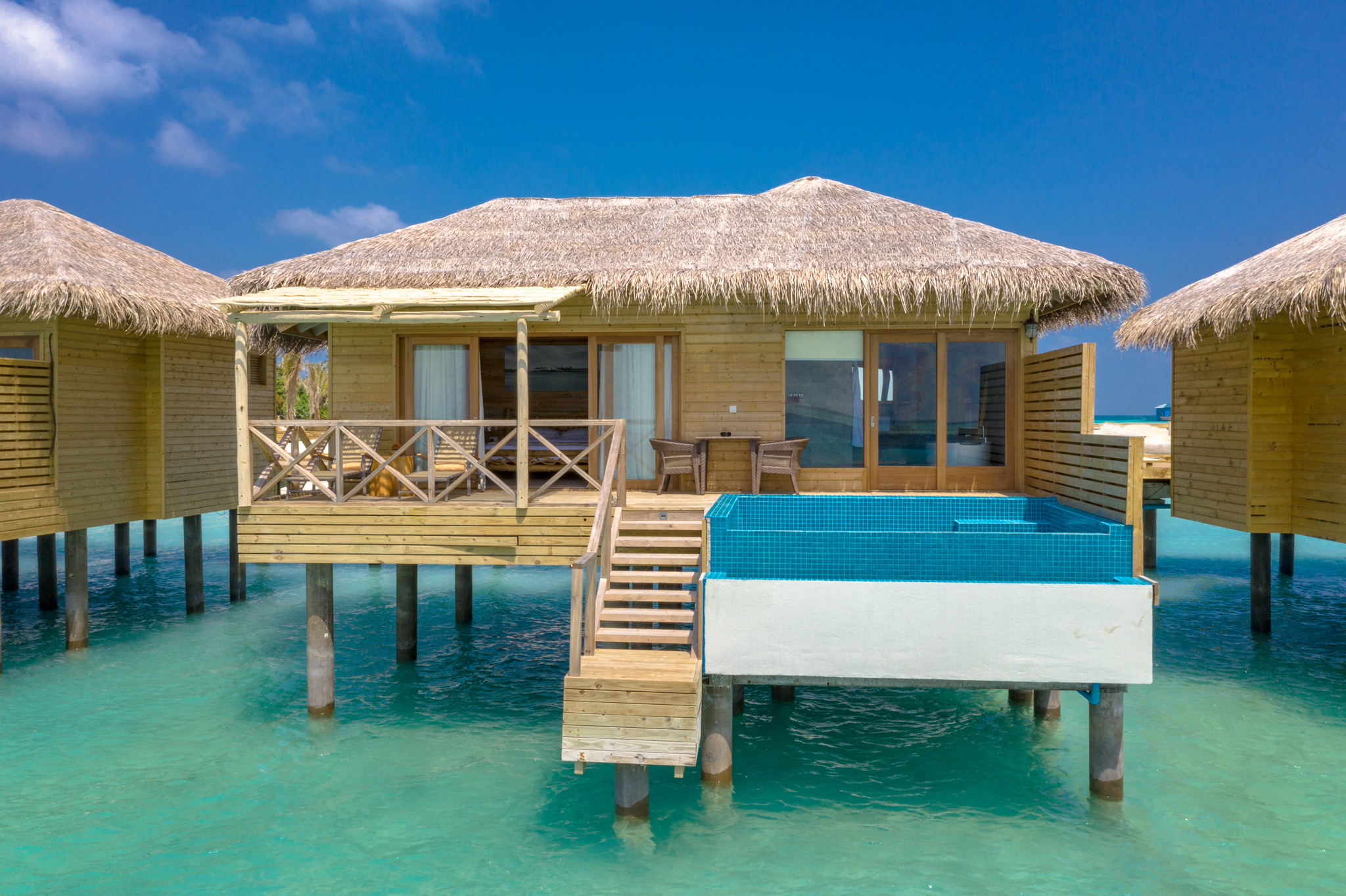 Aqua Suite with Pool(4).jpg