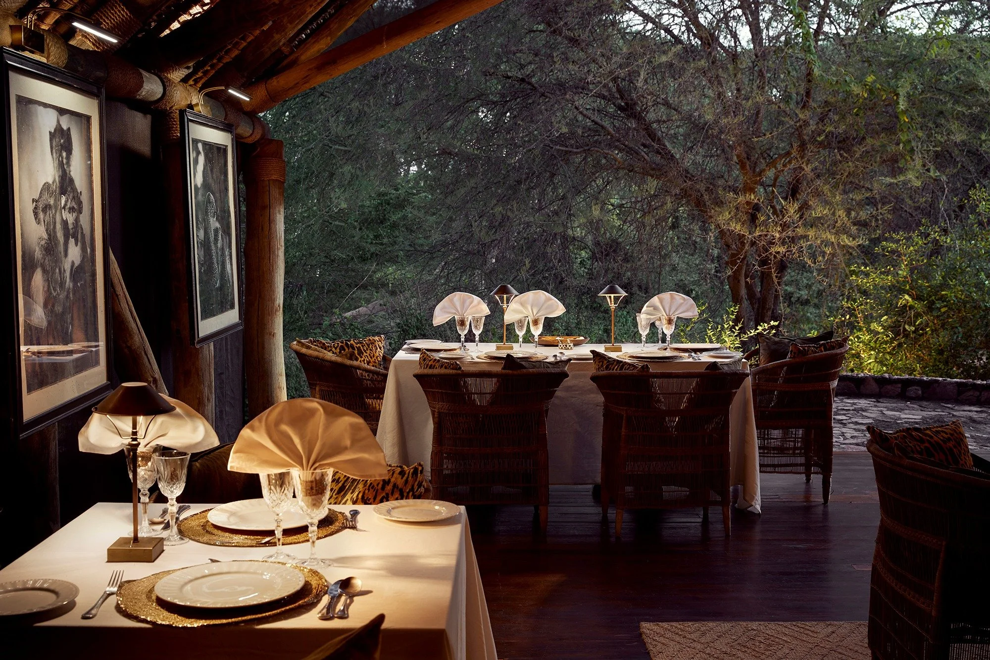 At Laba Jongomero dining is on fresh and delicious cuisine served al fresco in the shade of century-old trees, in the chic dining room, or in the African bush.
@labalabatravel