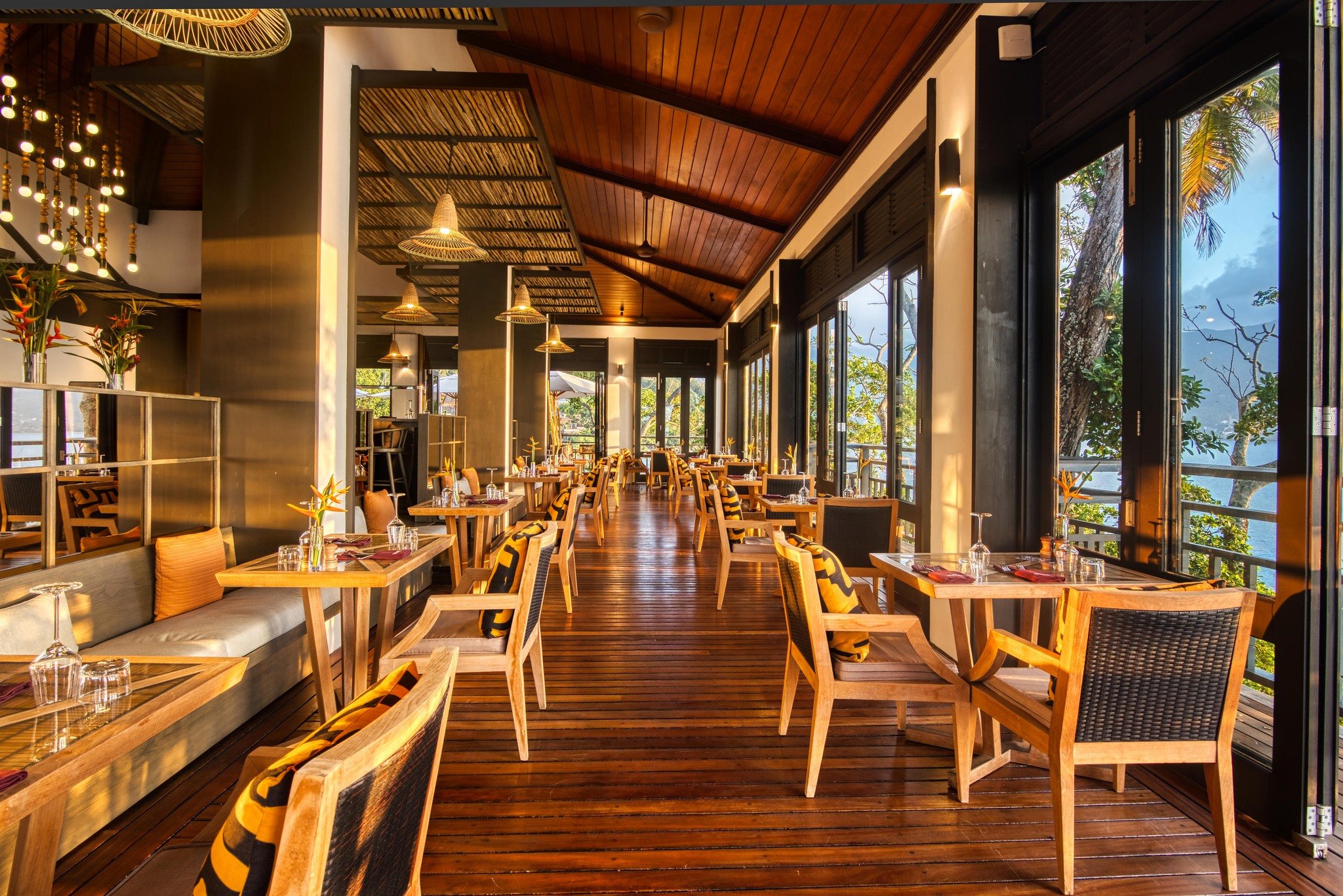 At Hilton Seychelles Northolme Resort &amp; Spa, Mah&eacute; Restaurant offers guests Creole-inspired cuisine crafted from locally sourced ingredients, with panoramic Indian Ocean views enhancing every meal.

@hiltonnortholme