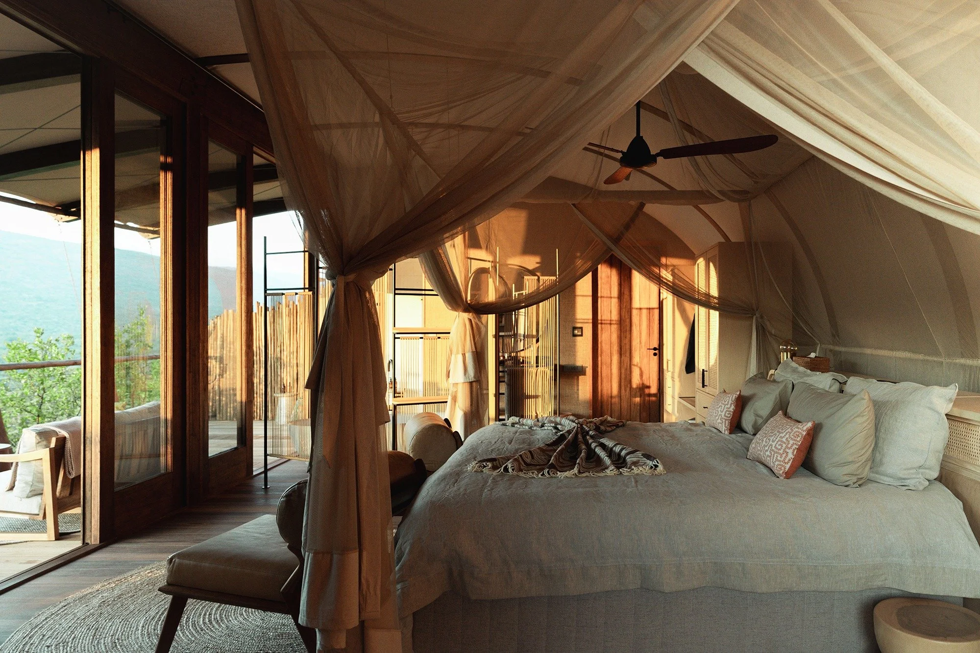 Carved into the very edge of the Western Soutpansberg, Few &amp; Far&rsquo;s cliff suites feel less like rooms and more like a gentle landing place between sky and valley. 

@fewandfar.luvhondo