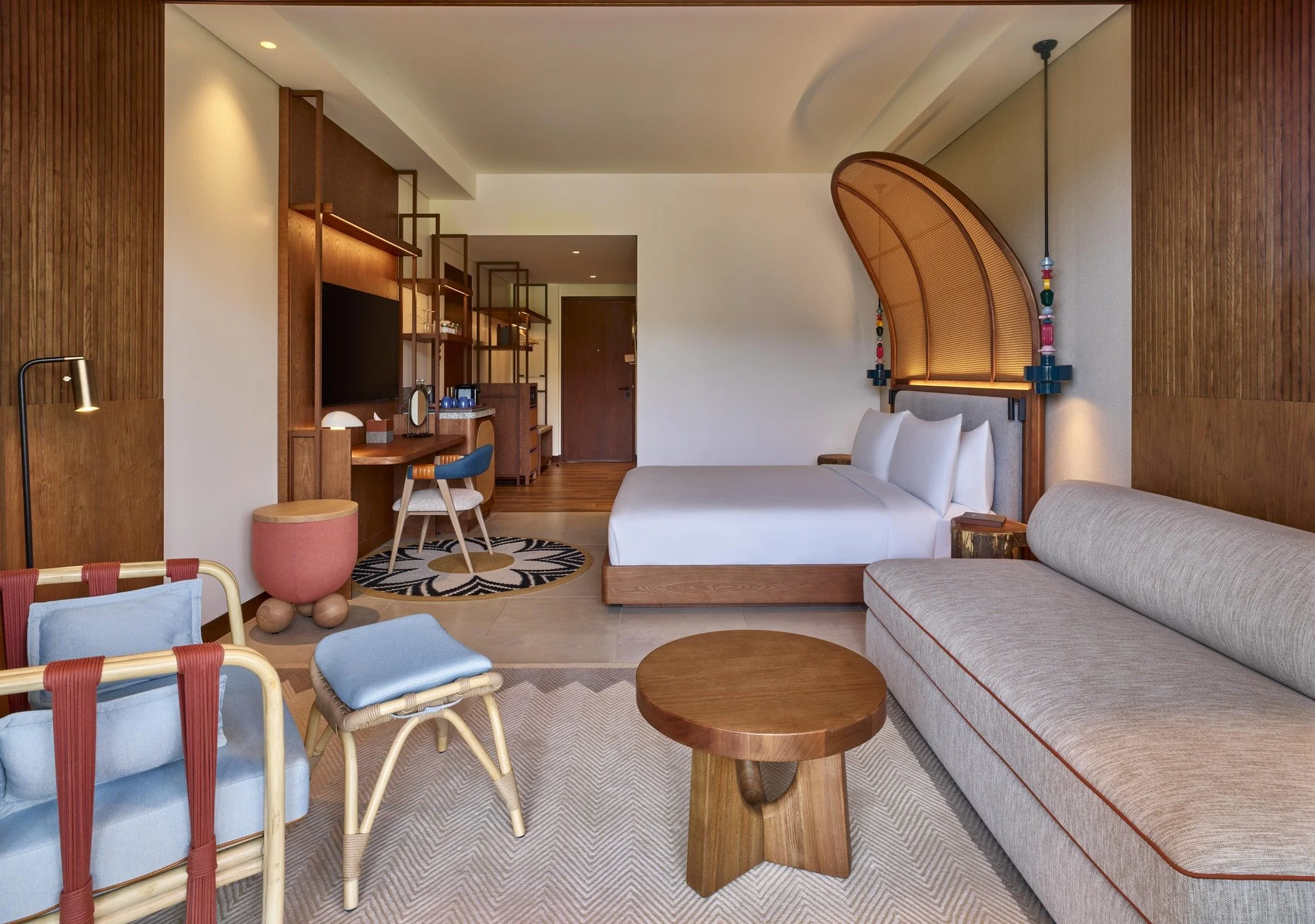 Canopy by Hilton Seychelles Resort showcases airy interiors filled with local artwork, bamboo textures and breezy outdoor terraces across its collection of modern rooms and suites.

@HiltonSeychellesNortholme