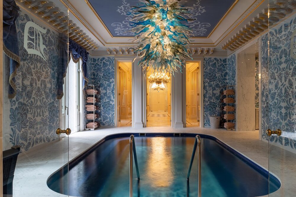 Booking through DiVita at Forte dei Marmi as it should be experienced: effortless, understated and impeccably tailored, where la dolce vita unfolds at its most polished and personal.

@divitatours