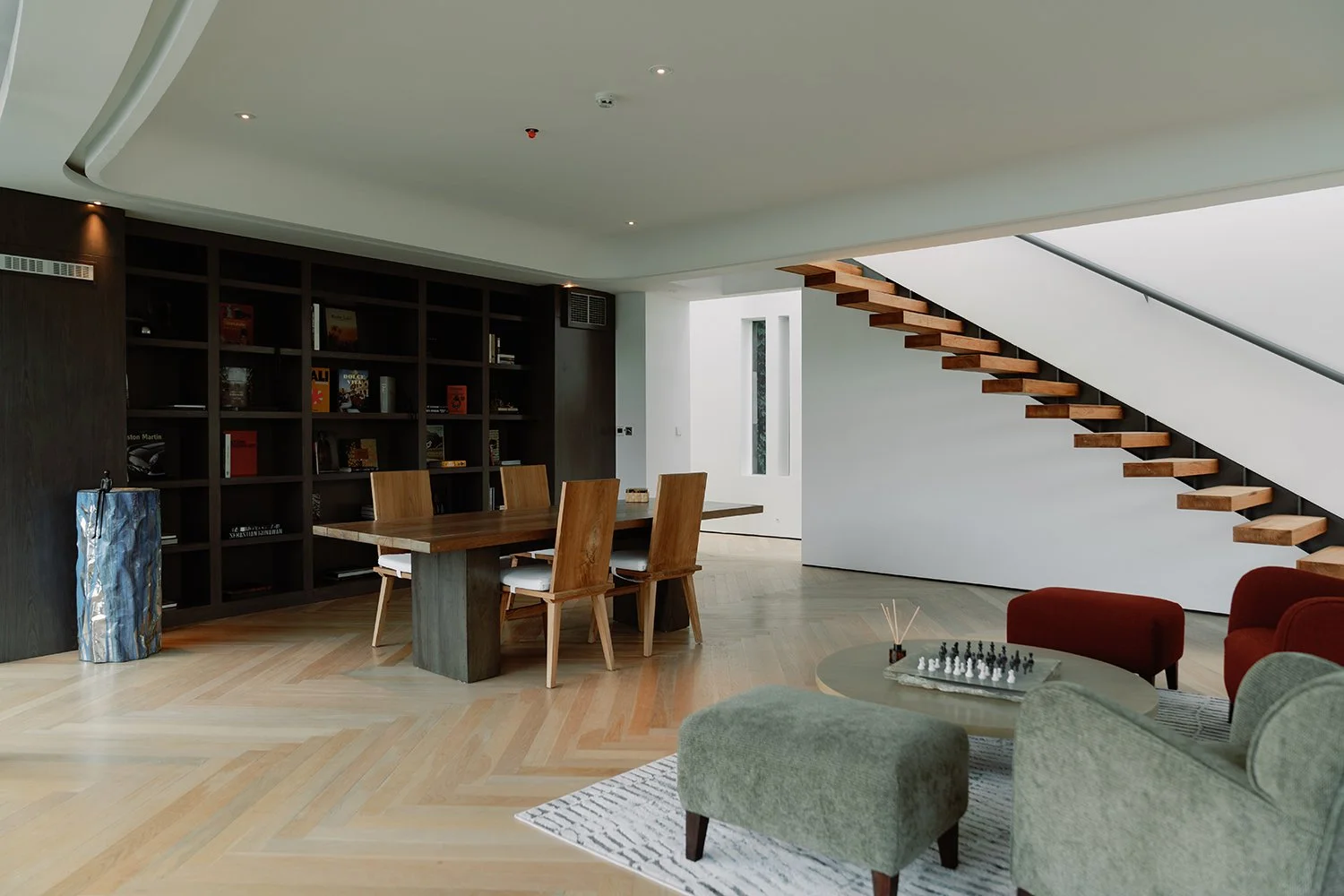 Experience luxury at Skylight Penthouse with two floors of stunning horizon views, modern amenities, and private balcony at Bumi Kinar in scenic Ubud.

@bumikinarubud