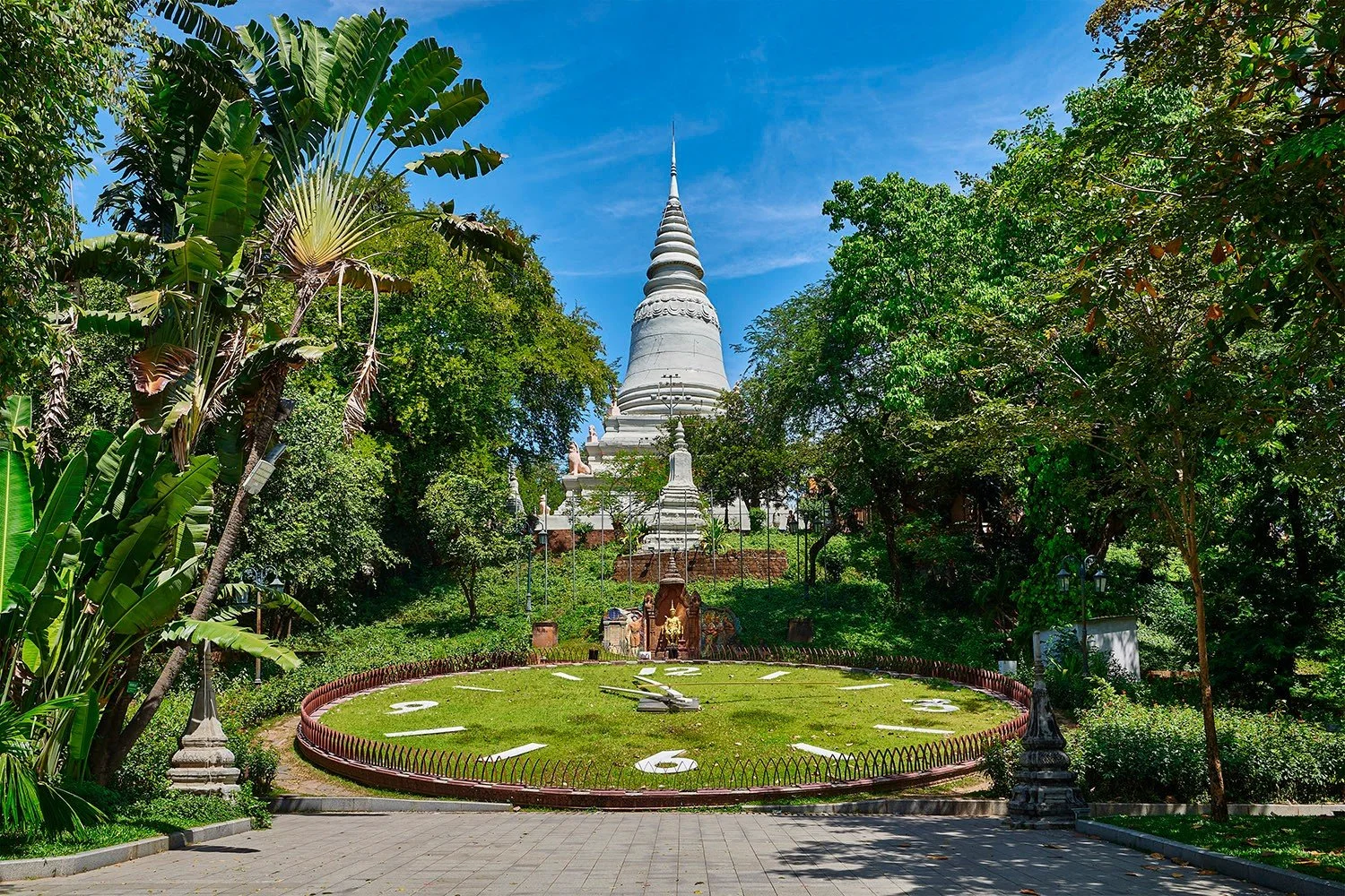 Discover the cultural heart of Cambodia with Lotus Cruises on a thoughtfully curated land itinerary through Phnom Penh&rsquo;s most treasured heritage sites.

@lotus_cruises