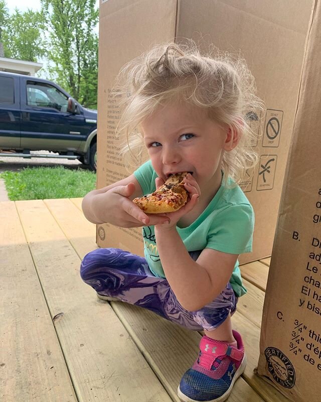 This lil lady doesn&rsquo;t mind cold pizza for lunch, on the porch of a house under construction!  As long as there is a dirt pile to climb or a tool trailer to &ldquo;organize&rdquo;, she&rsquo;s happy ☺️ #apsdesign #apsconstruction #homeconstructi