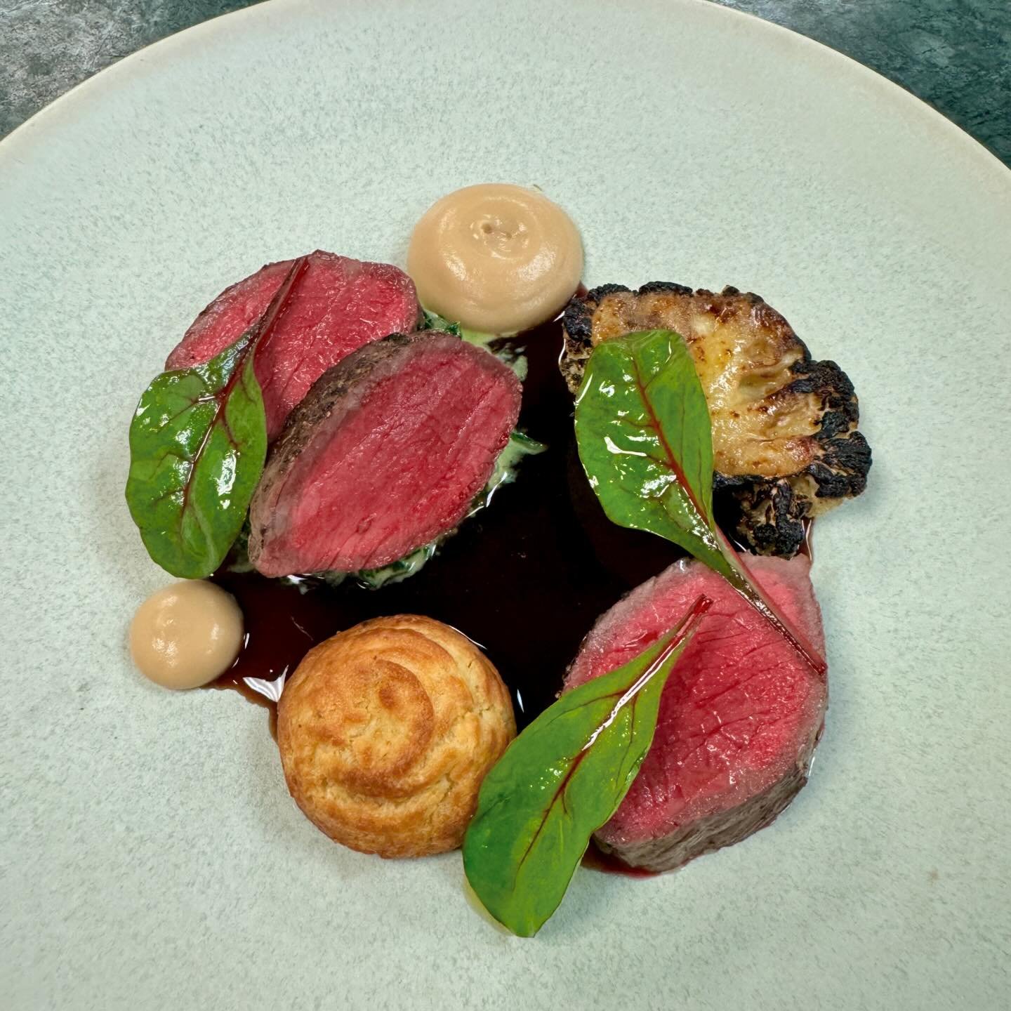 𝑮𝒓𝒆𝒂𝒕 𝑩𝒓𝒊𝒕𝒊𝒔𝒉 𝑩𝒆𝒆𝒇 𝑾𝒆𝒆𝒌
Roasted loin of English beef with cheese and onion goug&egrave;re, cauliflower, creamed swiss chard, red wine sauce.

Photo Credit and Dish Created by our Head Chef @richhstagram 
&bull;
&bull;
&bull;
#grea