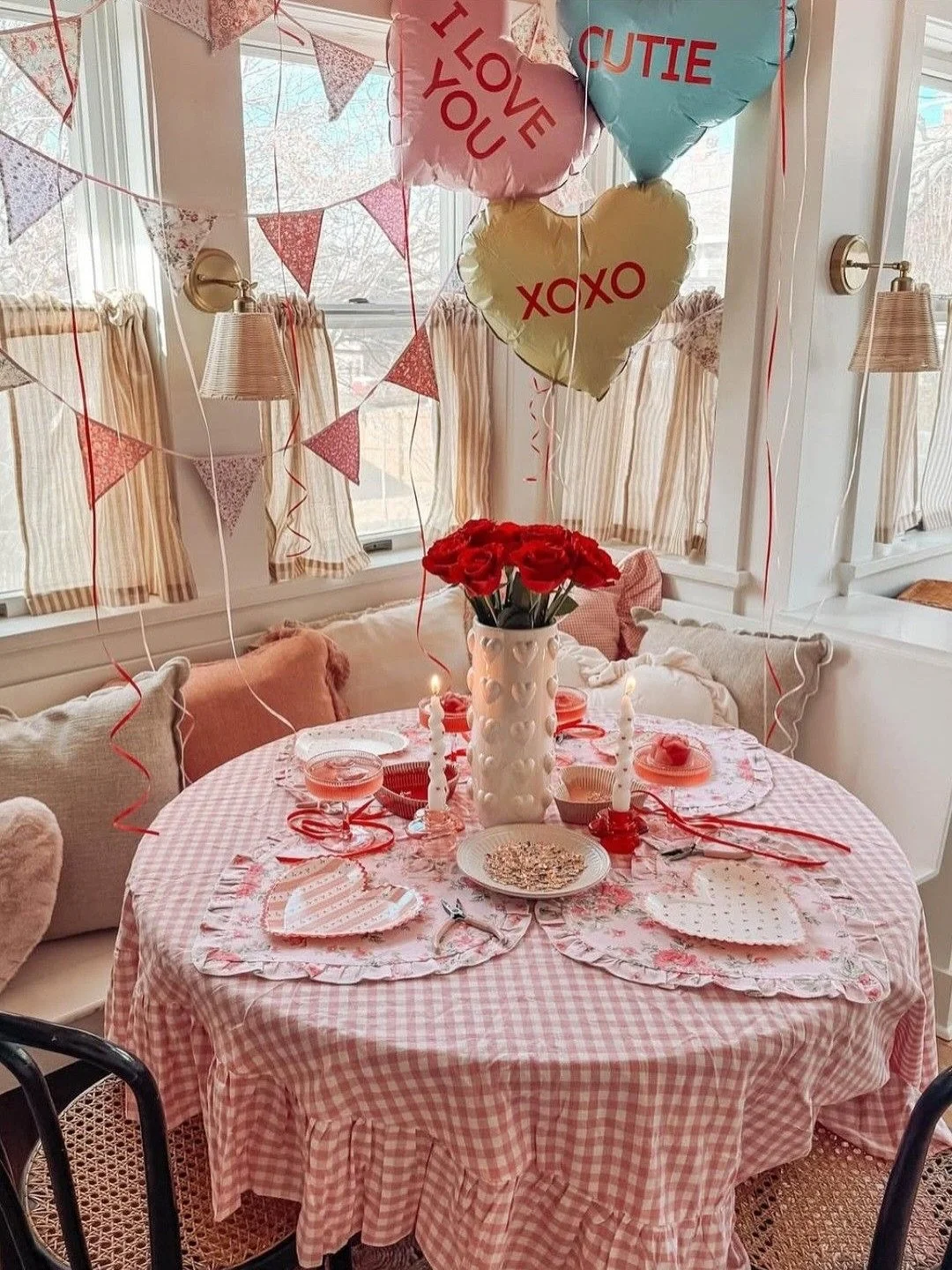 Love is in the air&hellip; and on the table 💘
We&rsquo;re taking orders for adorable Valentine&rsquo;s parties ✨
From heart-shaped finger foods and beet whipped cream butter to special mains that truly warm the heart. Dm us to place an order and ful