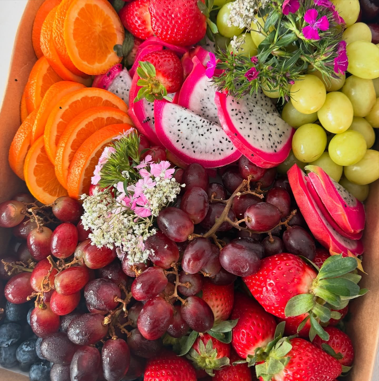 Winter calls for sunshine on a plate! 🌞🍓