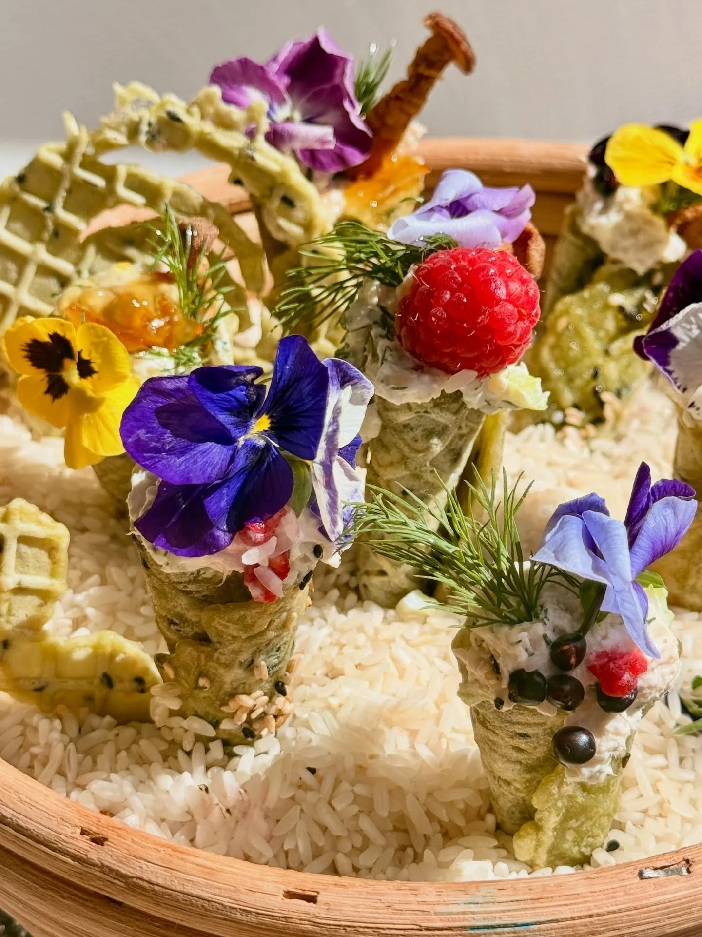 Our cocktail dish for Sweet Sixteen event✨
Each piece is crafted like a miniature composition &mdash;
matcha sesame waffles, creamy chicken, and edible flowers coming together as a playful, nourishing bite.