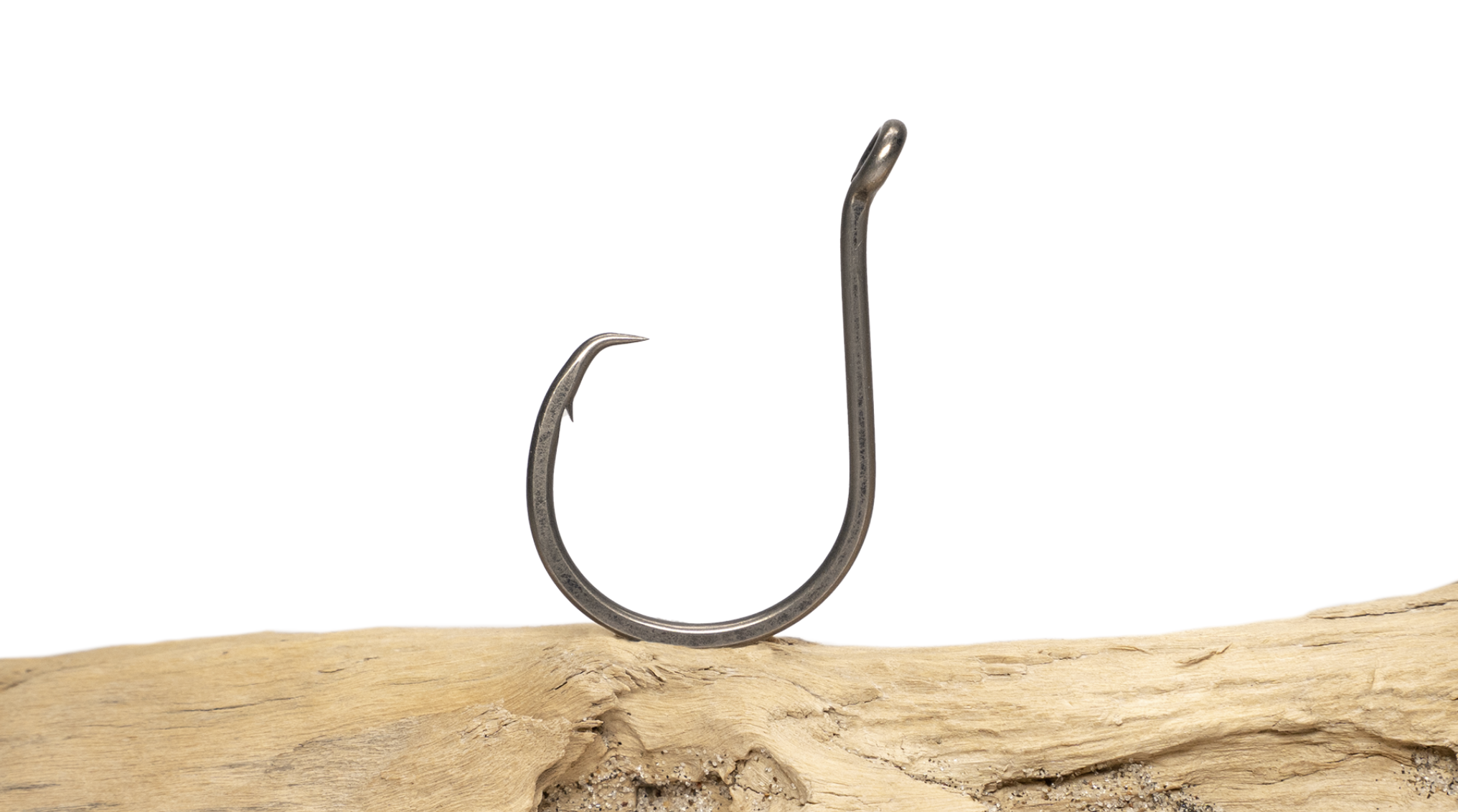 The Hookup: J-hooks and Circle Hooks Compared