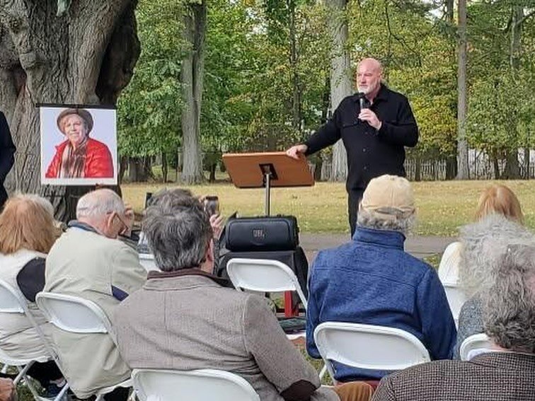 I was asked to speak at the dedication of Susan O. Borg Park along with Mayor Susan McCartney, Senator John McKeon, and a couple of other community leaders. It was an honor to honor Sue, our longtime and legendary West Orange Township Planner. The me