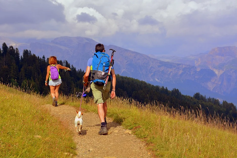 HIKING & WALKING TRAILS
