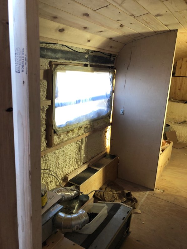 4_WideWonderBus_SkoolieRenovation_interior.jpg