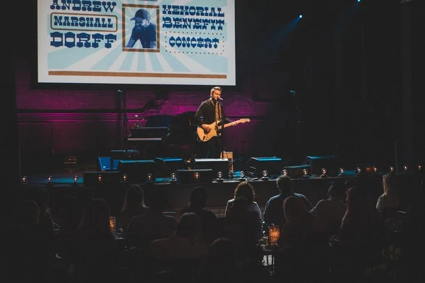 Photo 2: Hunter Hayes