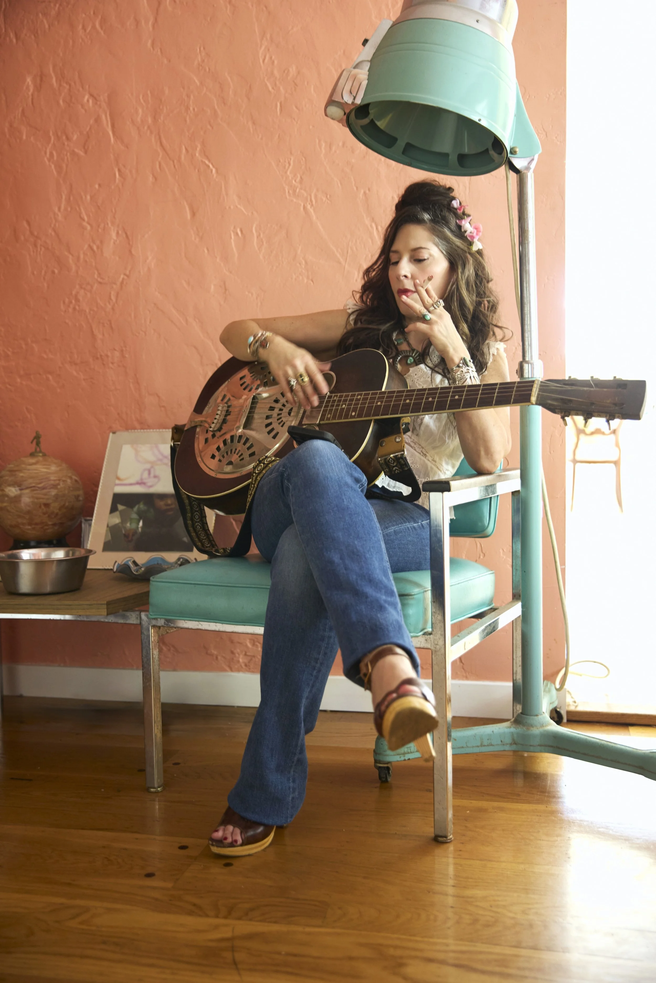 LAURAKUDRITZKIPHOTO_ESSENCE_GOODMOM020.JPG