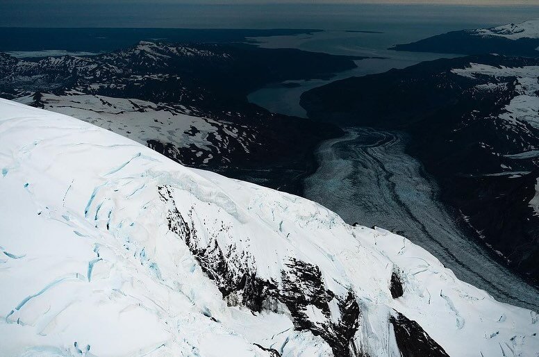 Can you believe these photos were taken in the summer? Wrangell St. Elias is a magical place! 

Thank you to the amazing @mitchellclarkcreative for these awesome shots from his flight with us. If you hope to get this view of Icy Bay, join us on a 2 h