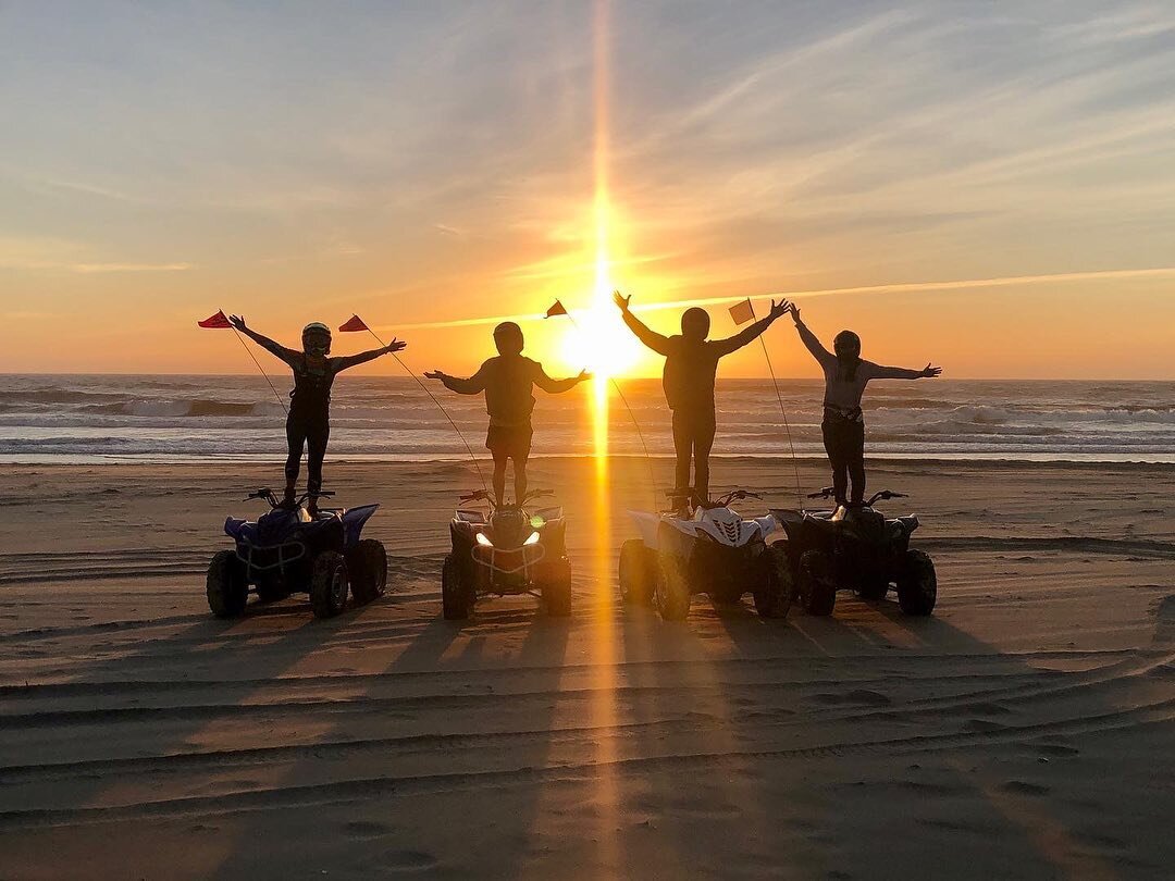 Just some goons playing in the dunes ⛱ #atv #brap #oregoncoast