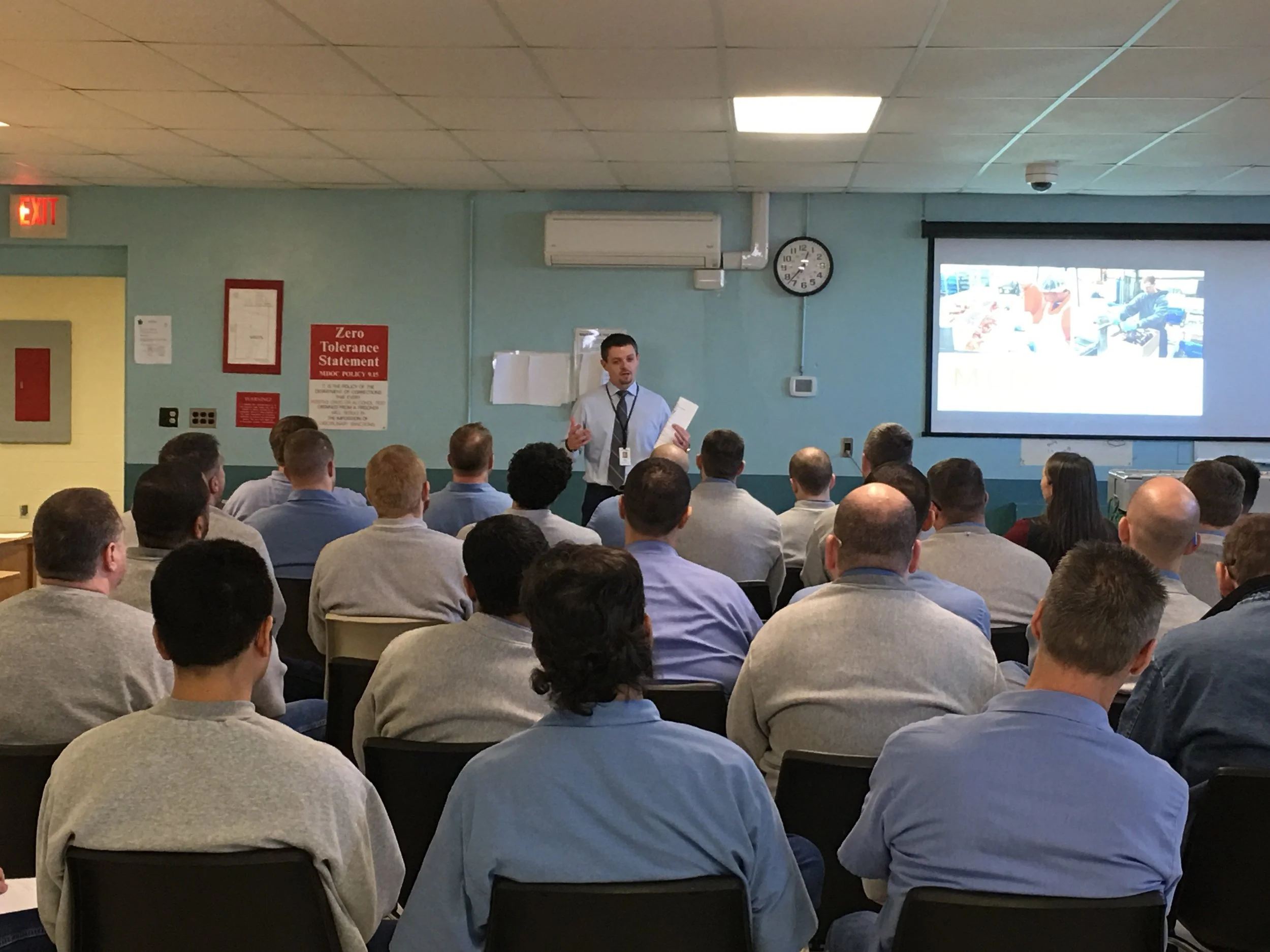 Maine lobster industry partnering with state prisons to address workforce woes
