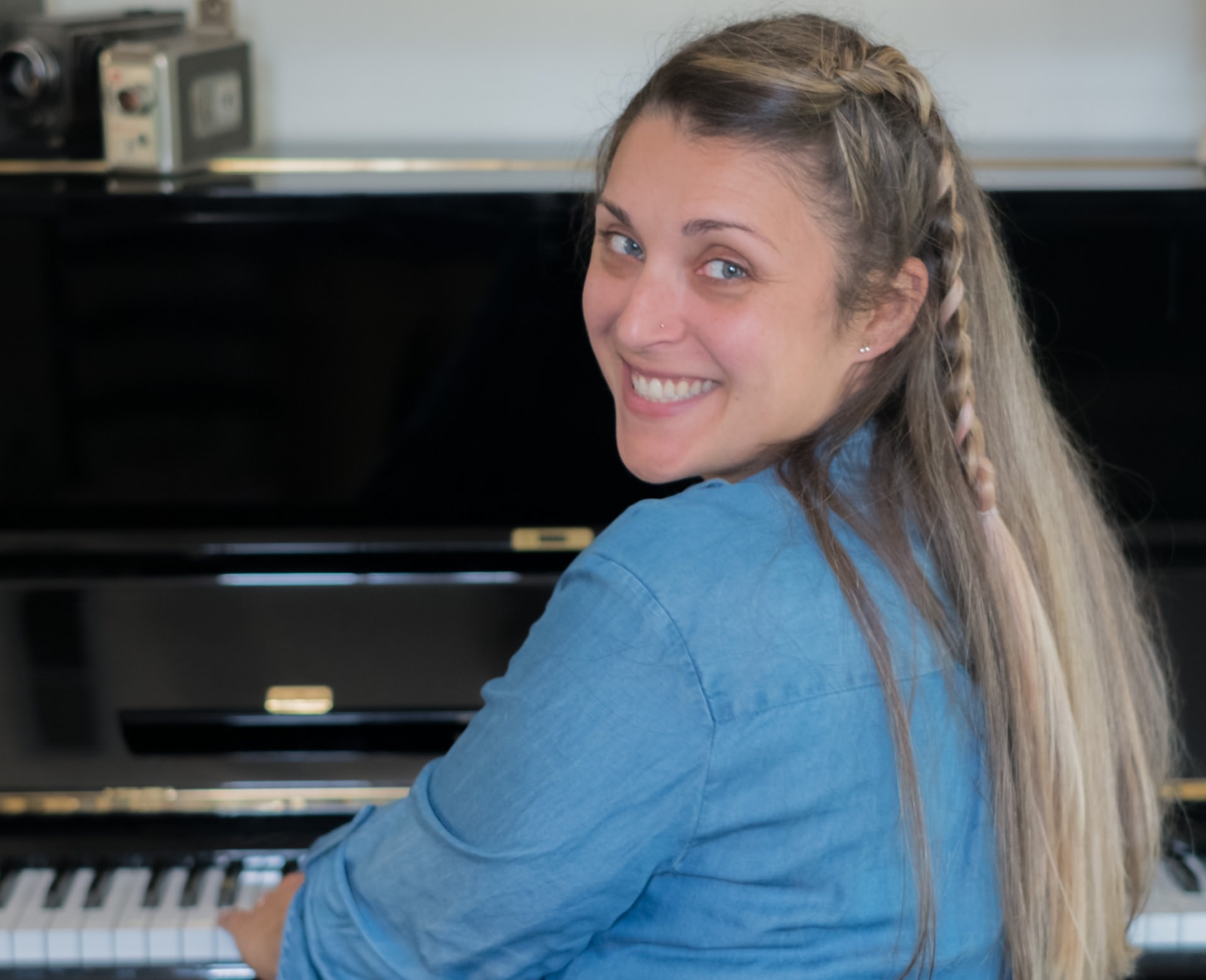 frannieheadshot-resized-cropped.jpg