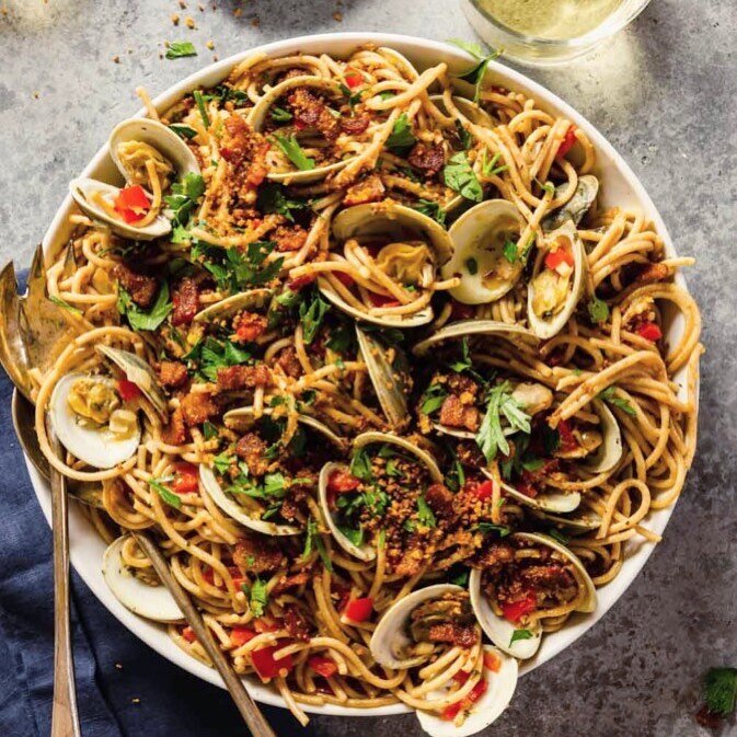 I had the pleasure of creating this zesty little recipe for my friend @zestfulkitchen. A mashup of two killer classic clam dishes&hellip; meet Spaghetti &amp; Clams a la Casino. She&rsquo;s got briny clams, smoky bacon, punchy garlic and herbs, nutty