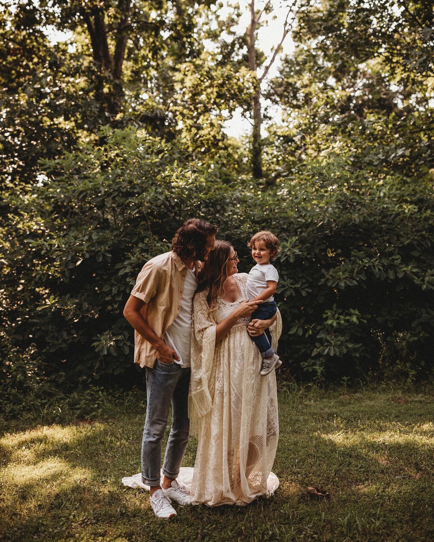 We had the cutest family maternity session with @mikaylaahlvers and @cameronahlvers of @camandmikayla 💕

We met in Greenville to trade maternity sessions as they celebrated welcoming their second child and we celebrate our first coming soon!

It was