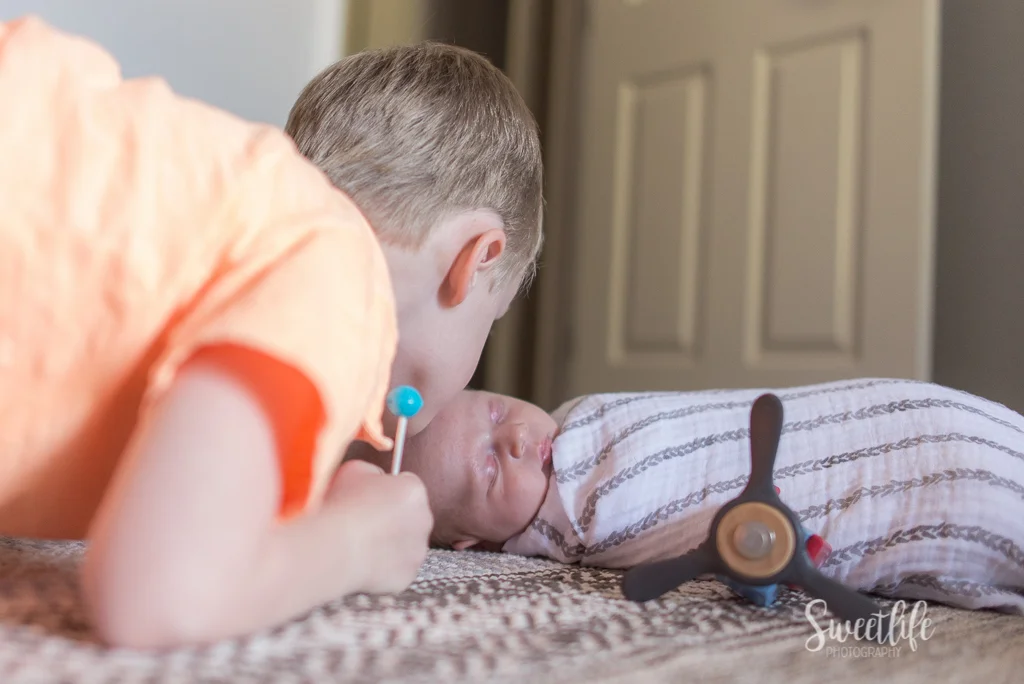 At-home family newborn photographer | Sweetlife Photography