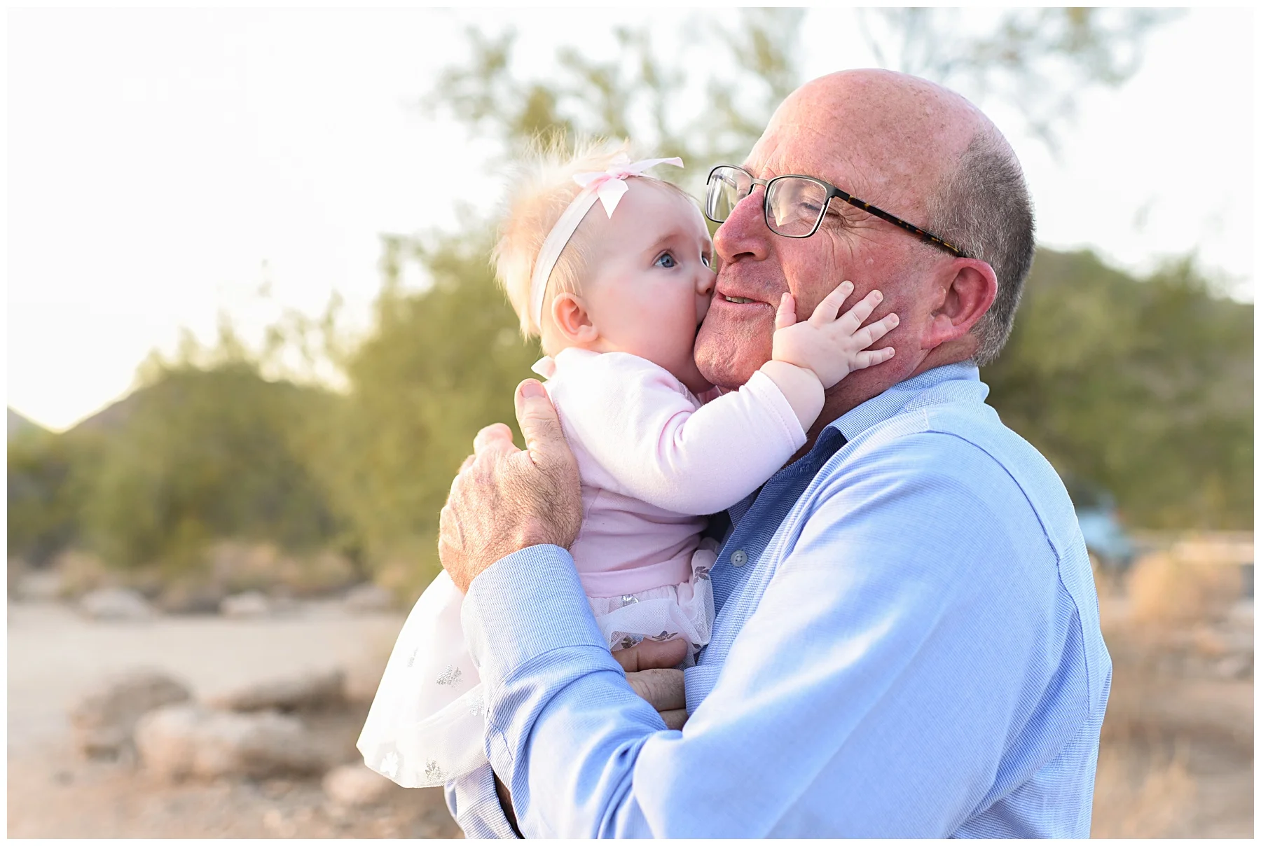 Grandpa kiss | Sweetlife Photography