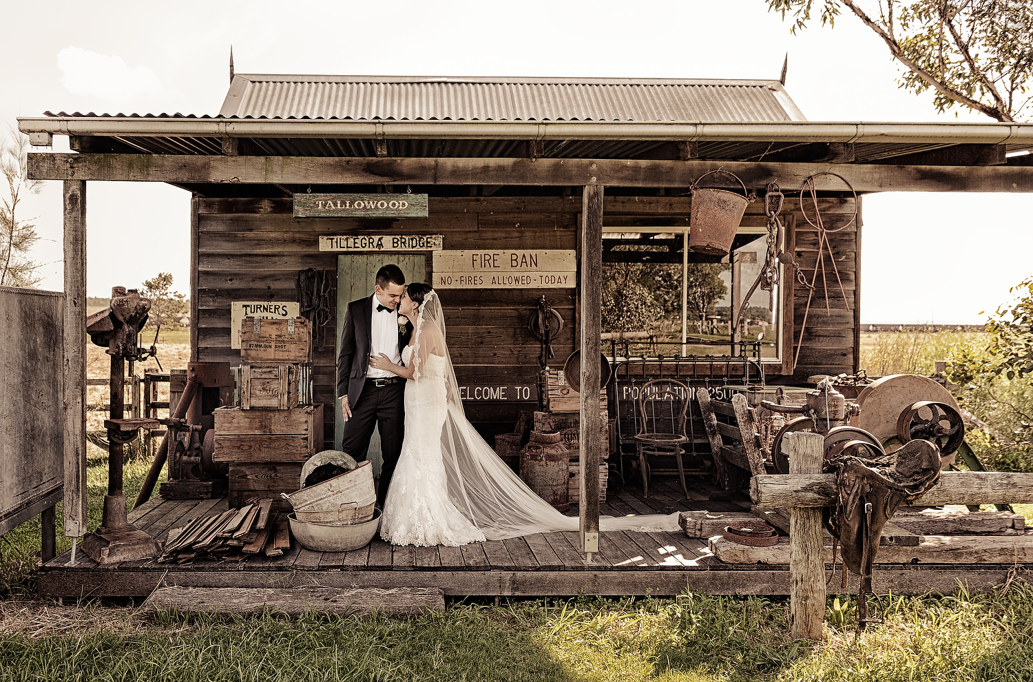 Maitland wedding photography - bride and groom vintage photography