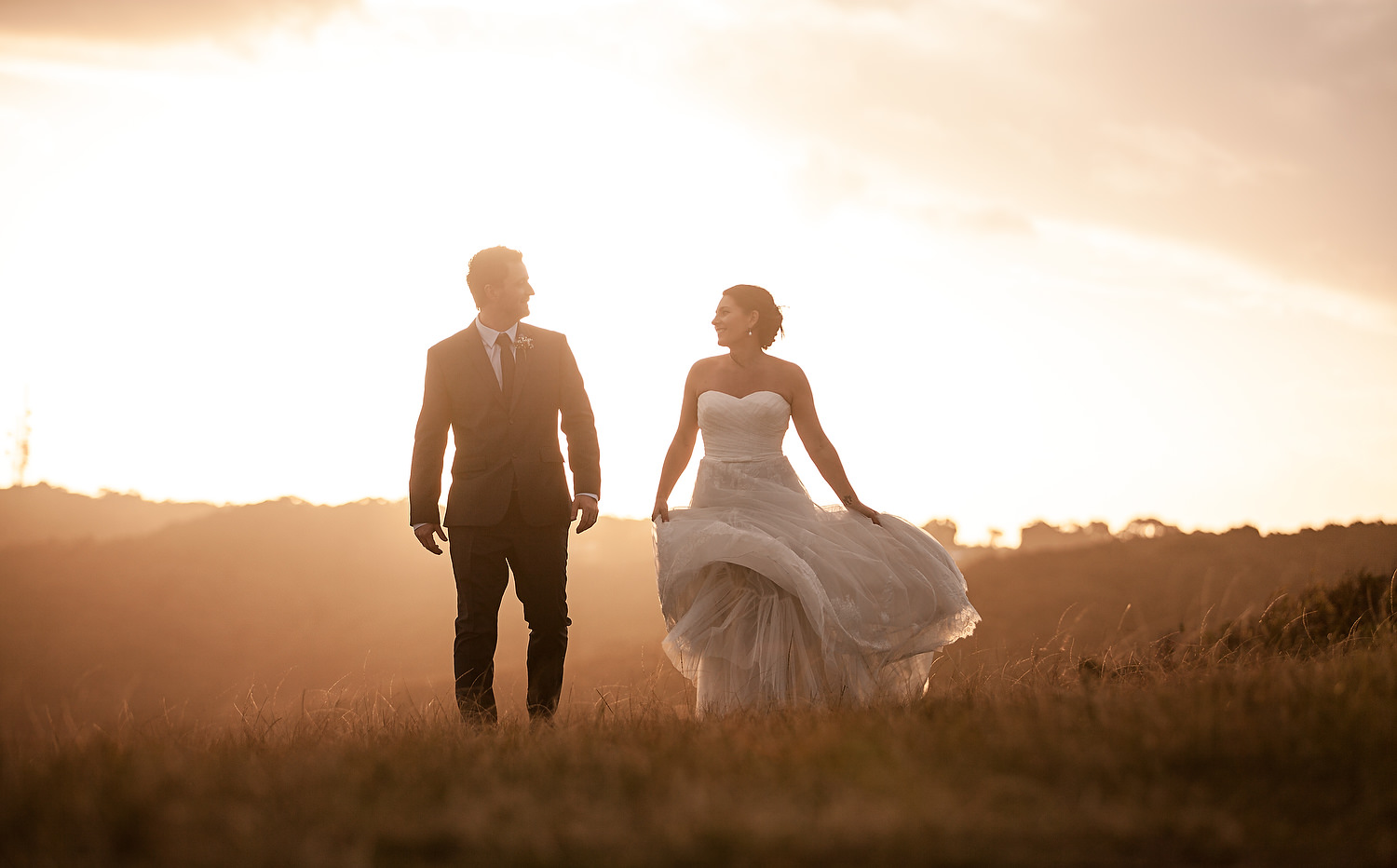 sunset wedding photographer in the hunter valley 