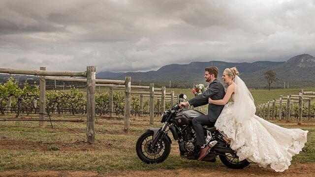 LOVE in the Hunter Valley ⁠
⁠
#love #weddinginspiration #weddingday #weddingphotography #weddingideas #weddingphotographer #weddings #thireryboudanphtoography